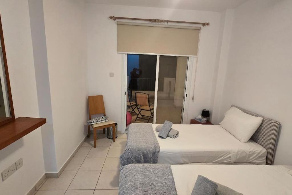 Hesperides gardens, spacious 2 bedroom apartment