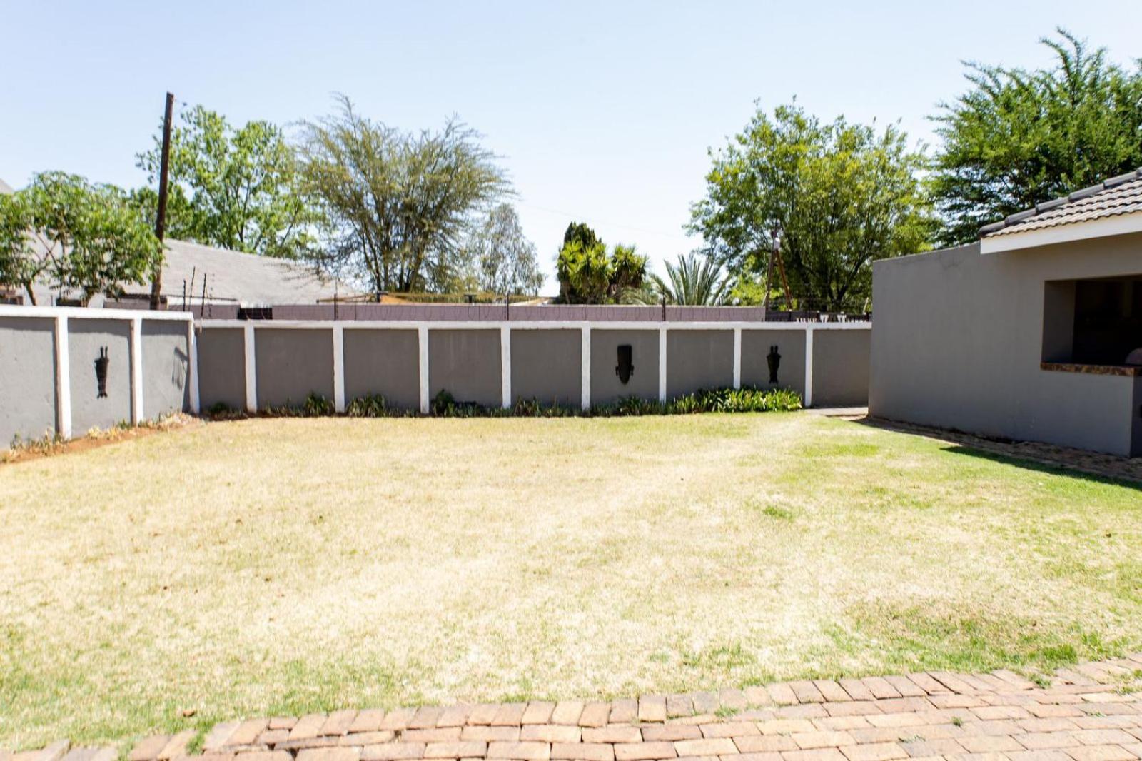 Thabelo Airport Lodge