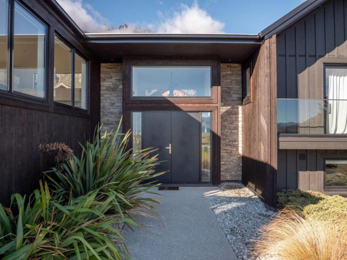 Alpine Luxury in Jacks Point view 2