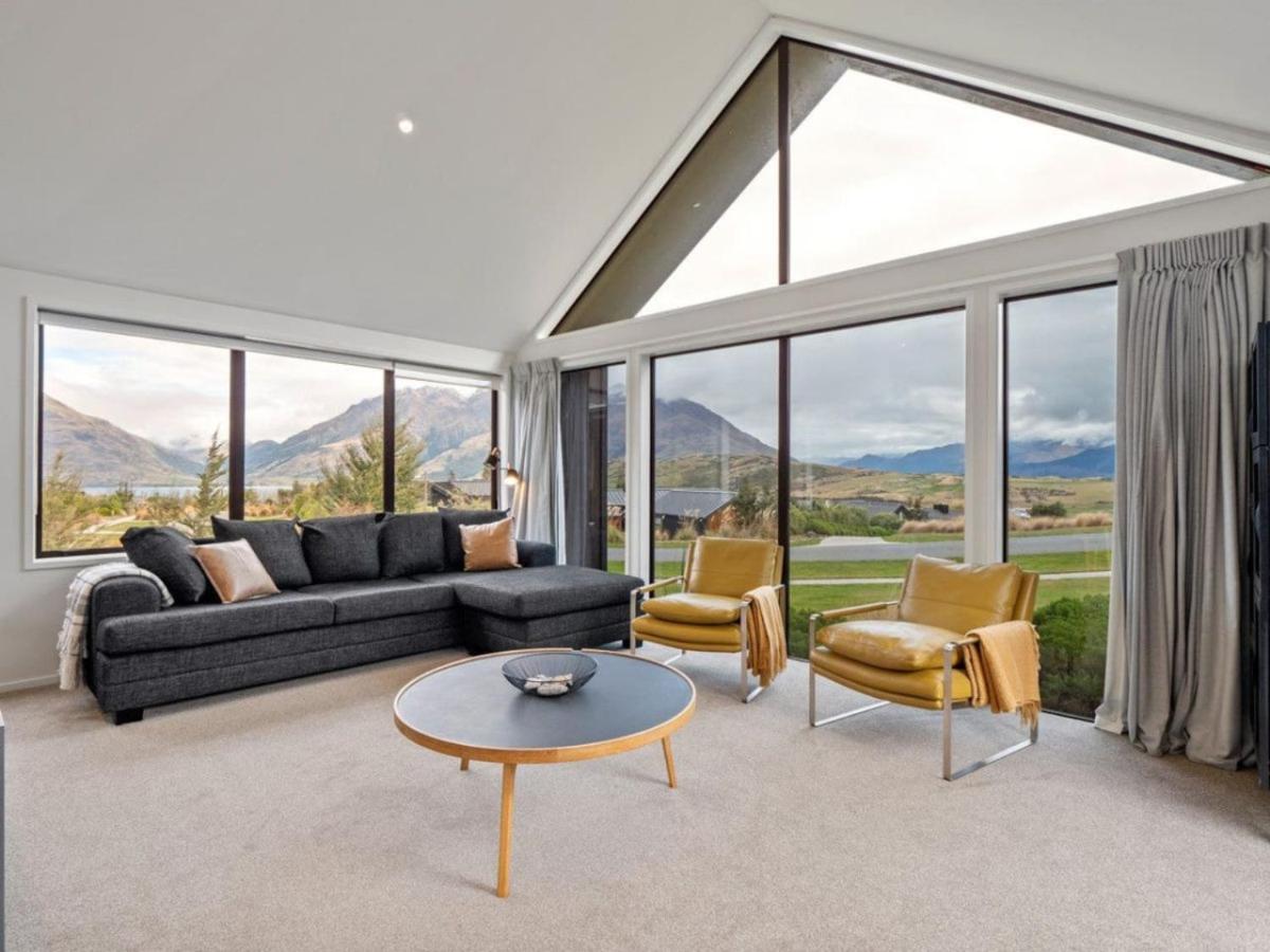 Alpine Luxury in Jacks Point view 3