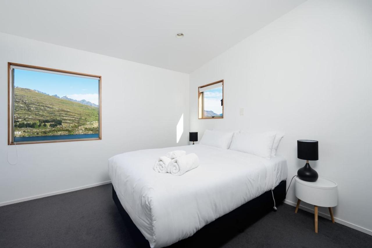 Stunning Lake View - Living the Dream view 2