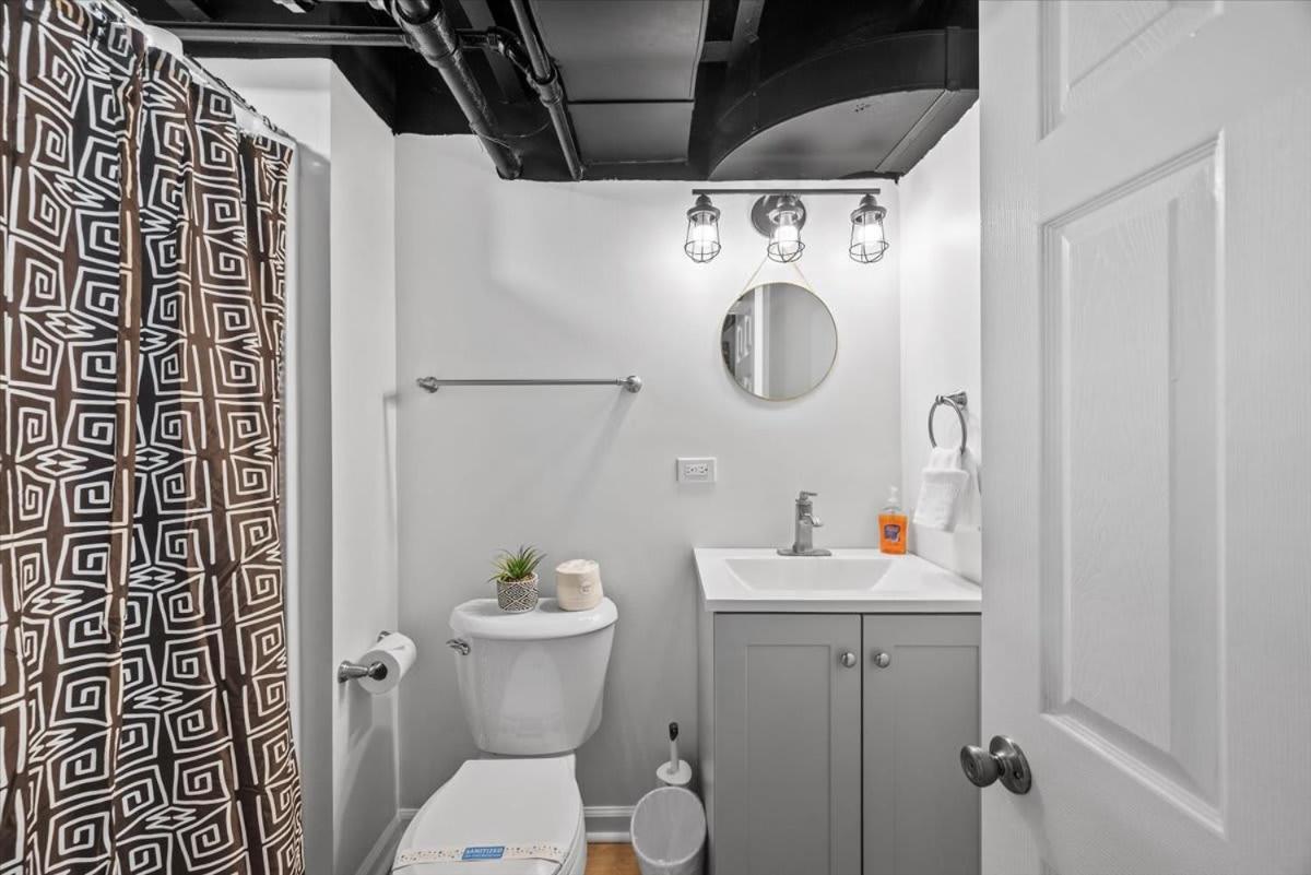 The Walnut Suites - The Emerald Suite view 5