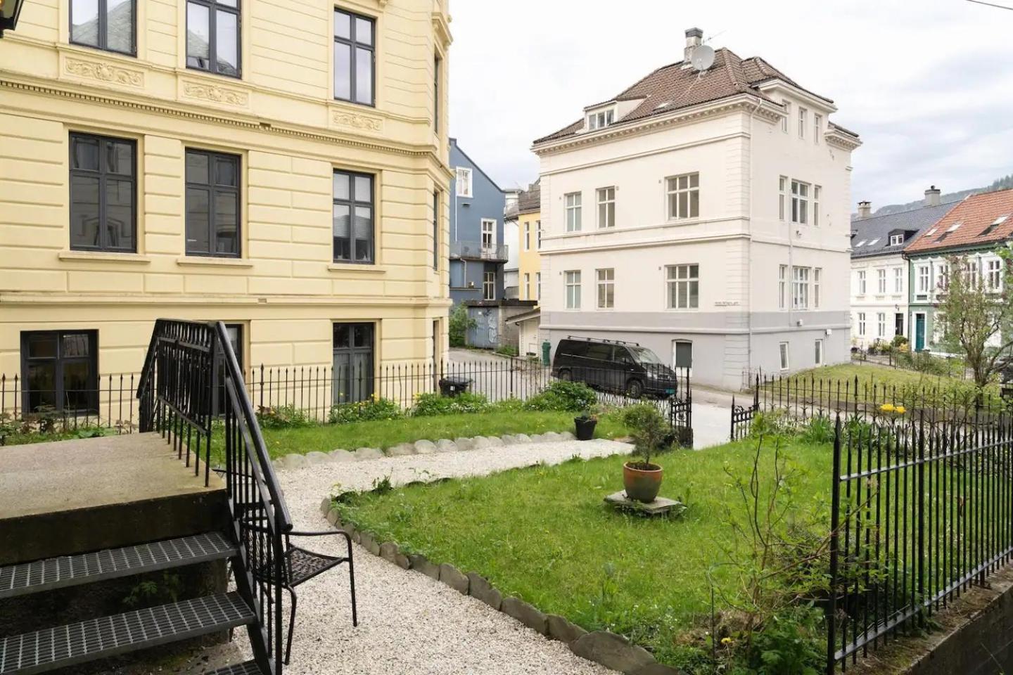 DINBNB Apartments l Historical Building I 100m To University Museum view 2