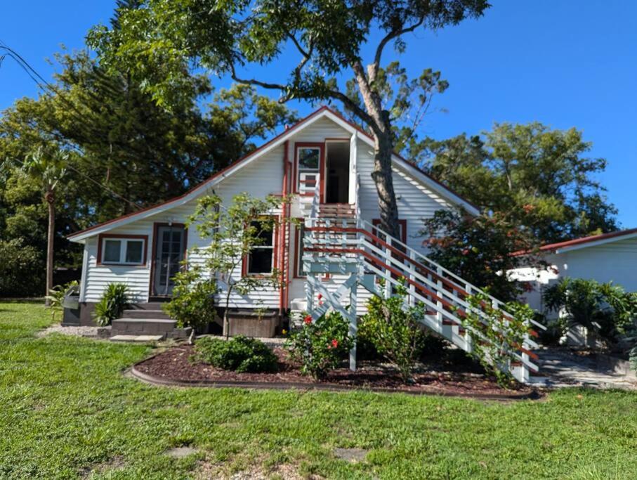 Welcome to the Treetop Villa - An Orlando Victorian Getaway