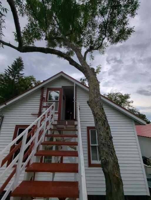 Welcome to the Treetop Villa - An Orlando Victorian Getaway