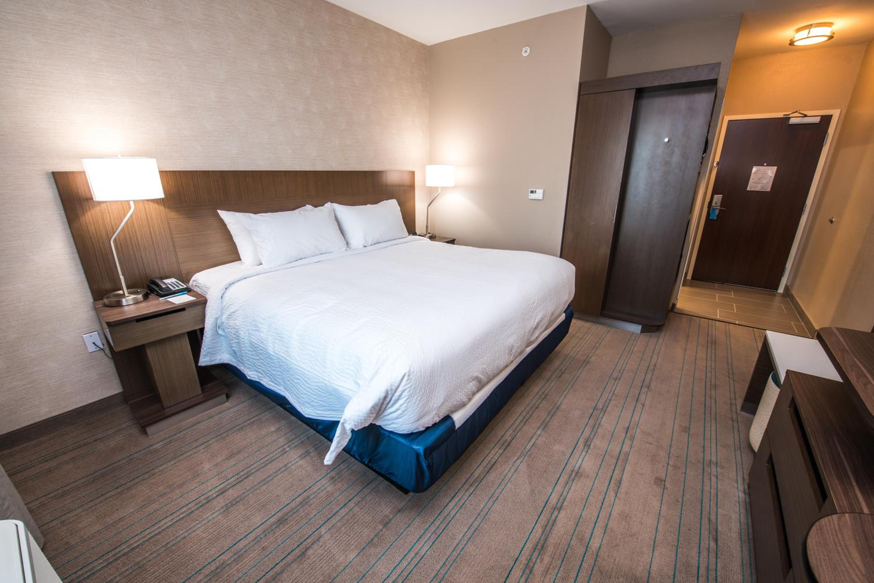 Huntsville Vacations - Fairfield Inn  Suites by Marriott Huntsville - Property Image 5