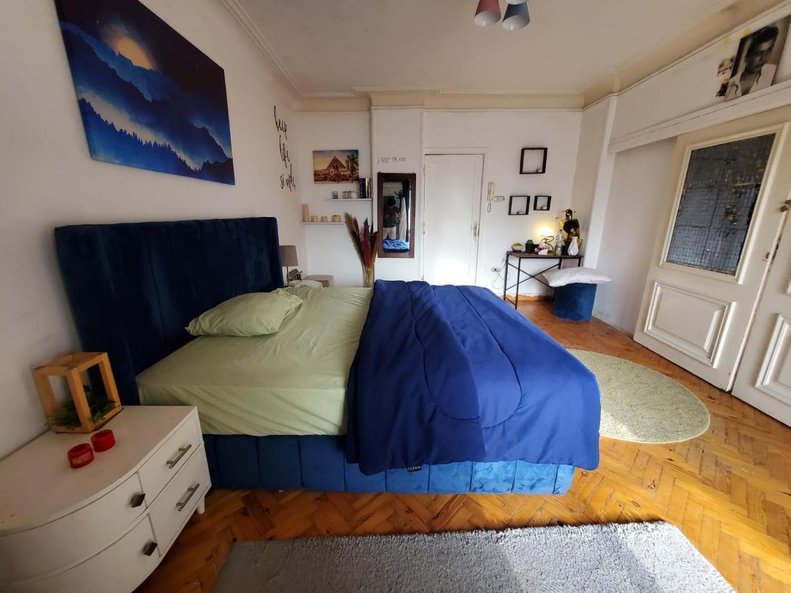 sunny cozy studio in the center of downtown