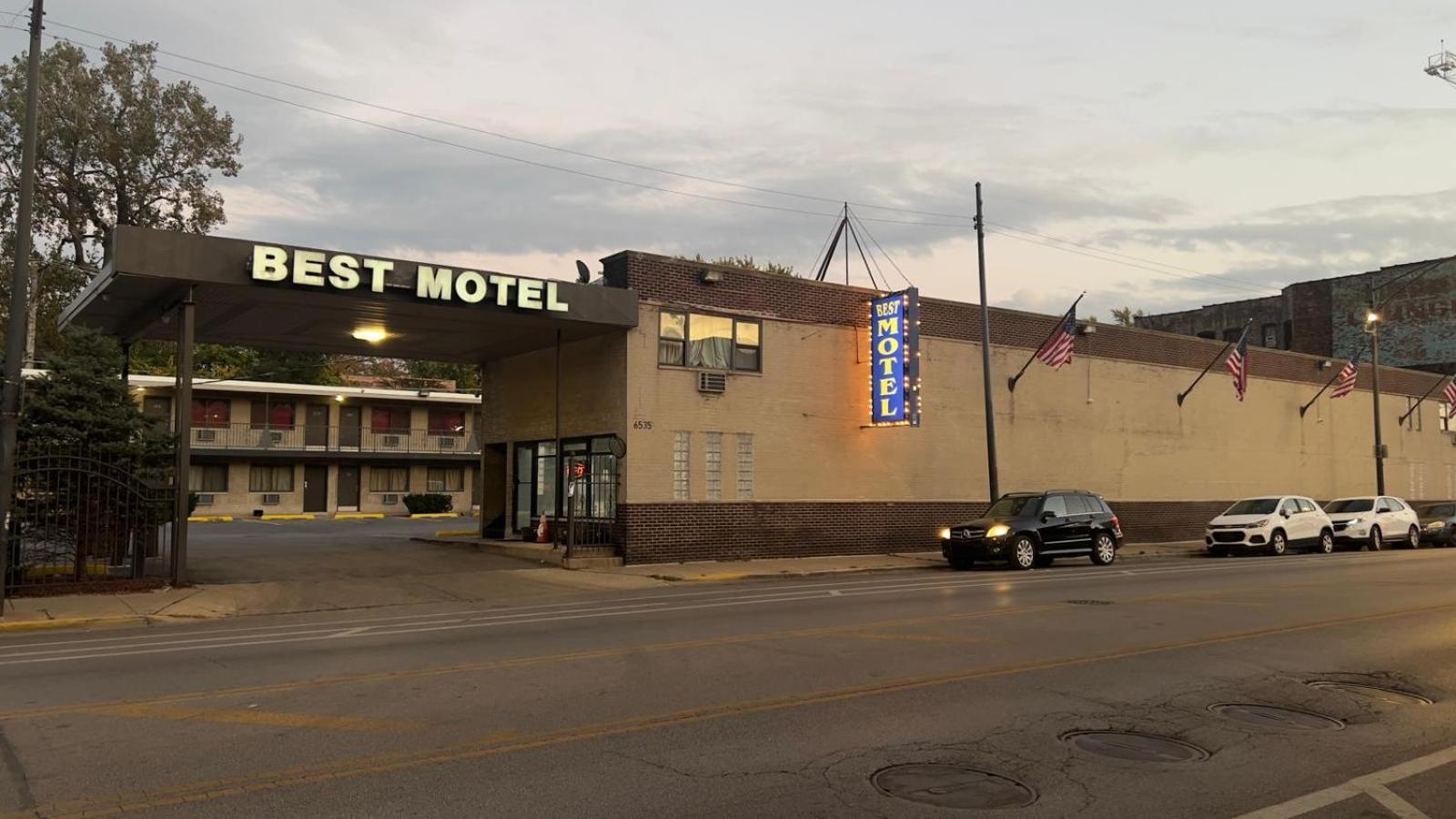 Best Motel By OYO Chicago I-90 view 3