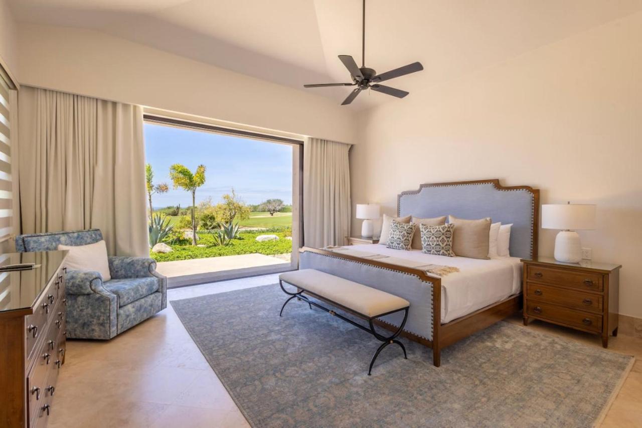 Luxurious 4BR On 14th Fairway Watch PGA view 4
