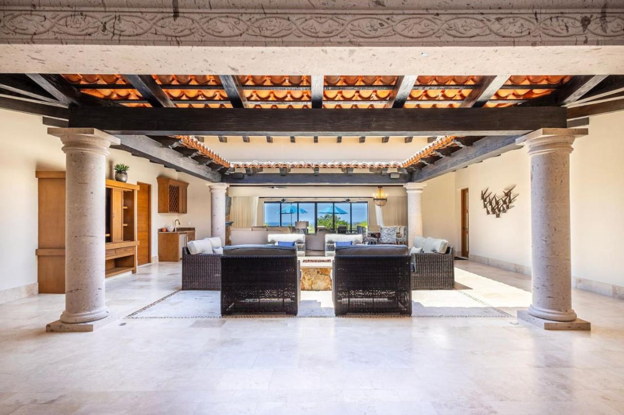 Luxurious 4BR On 14th Fairway Watch PGA view 5