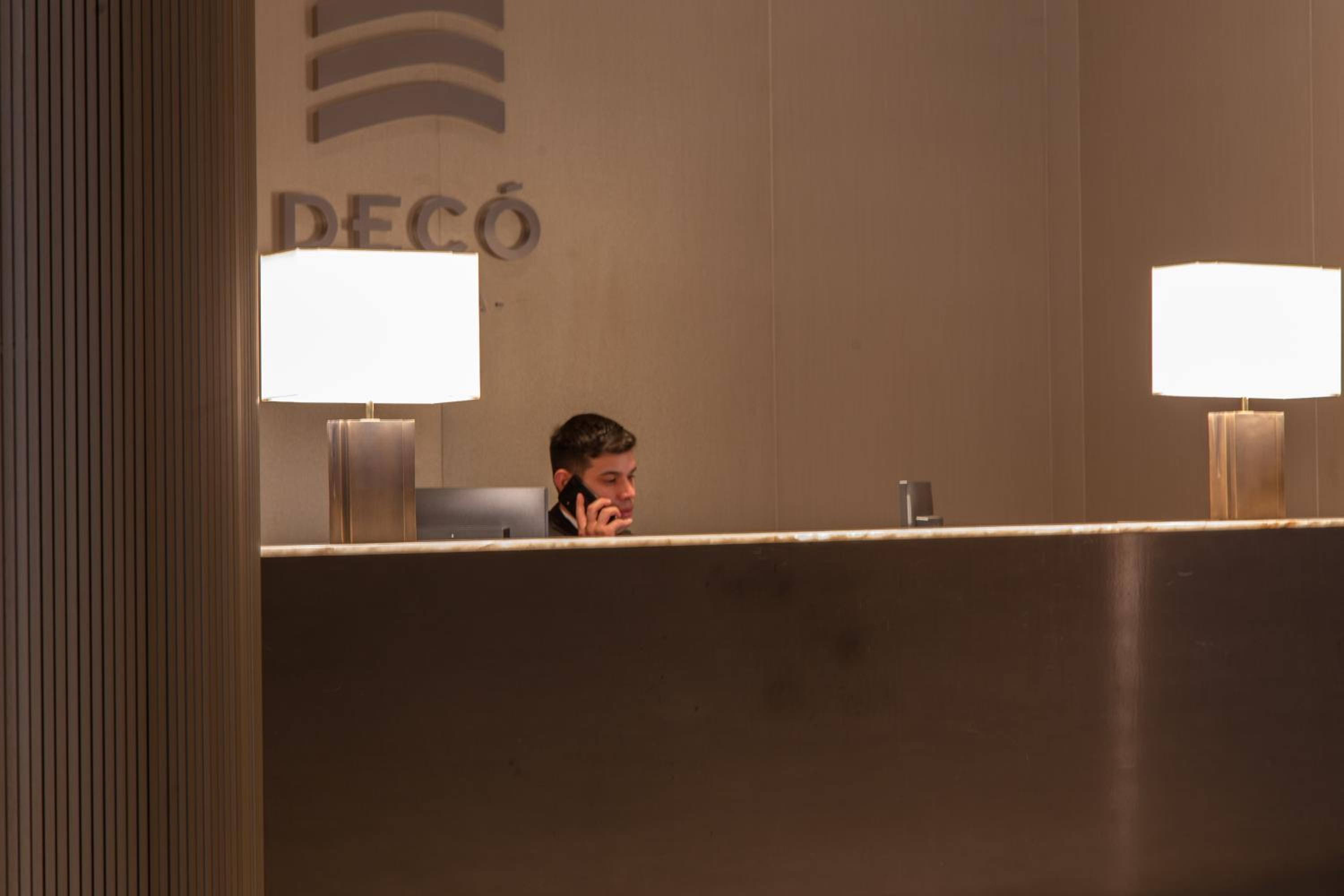 Deco Armani Beautiful Studio