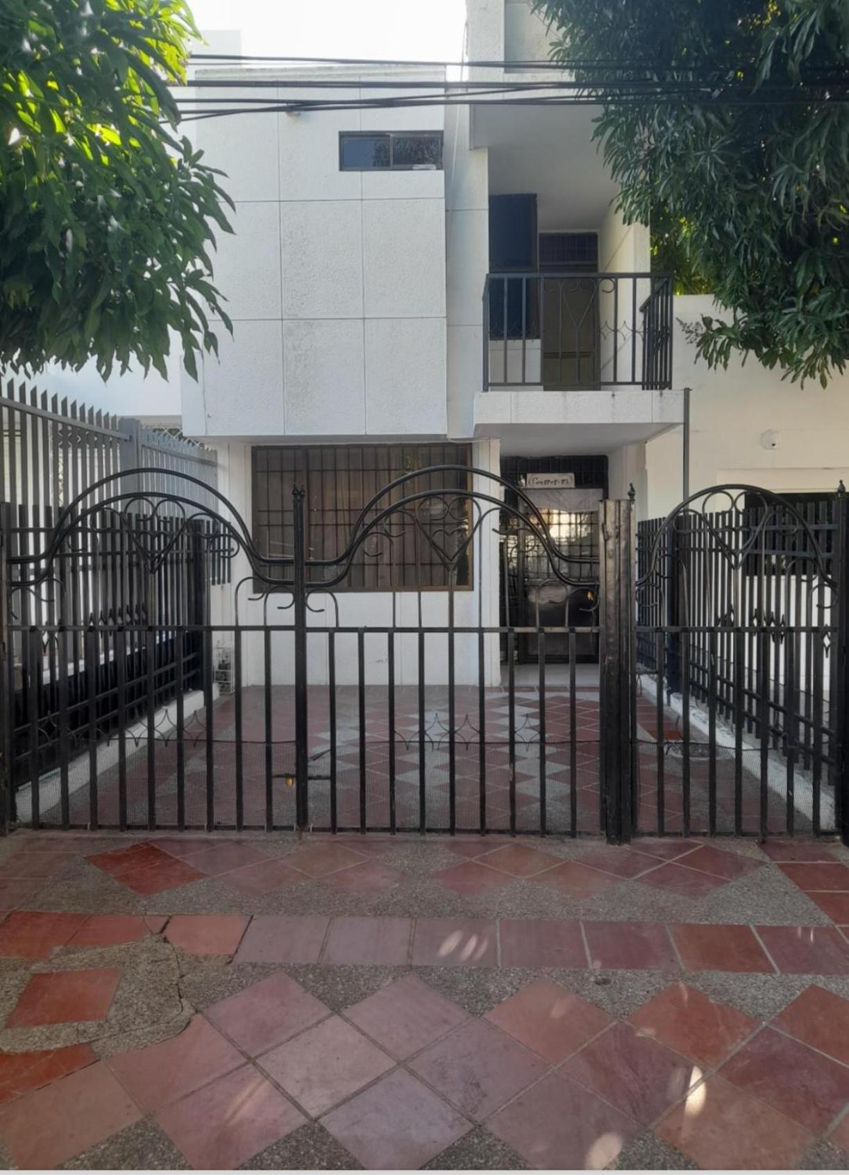 Casa al lado de la casa museo de Diomedes Díaz