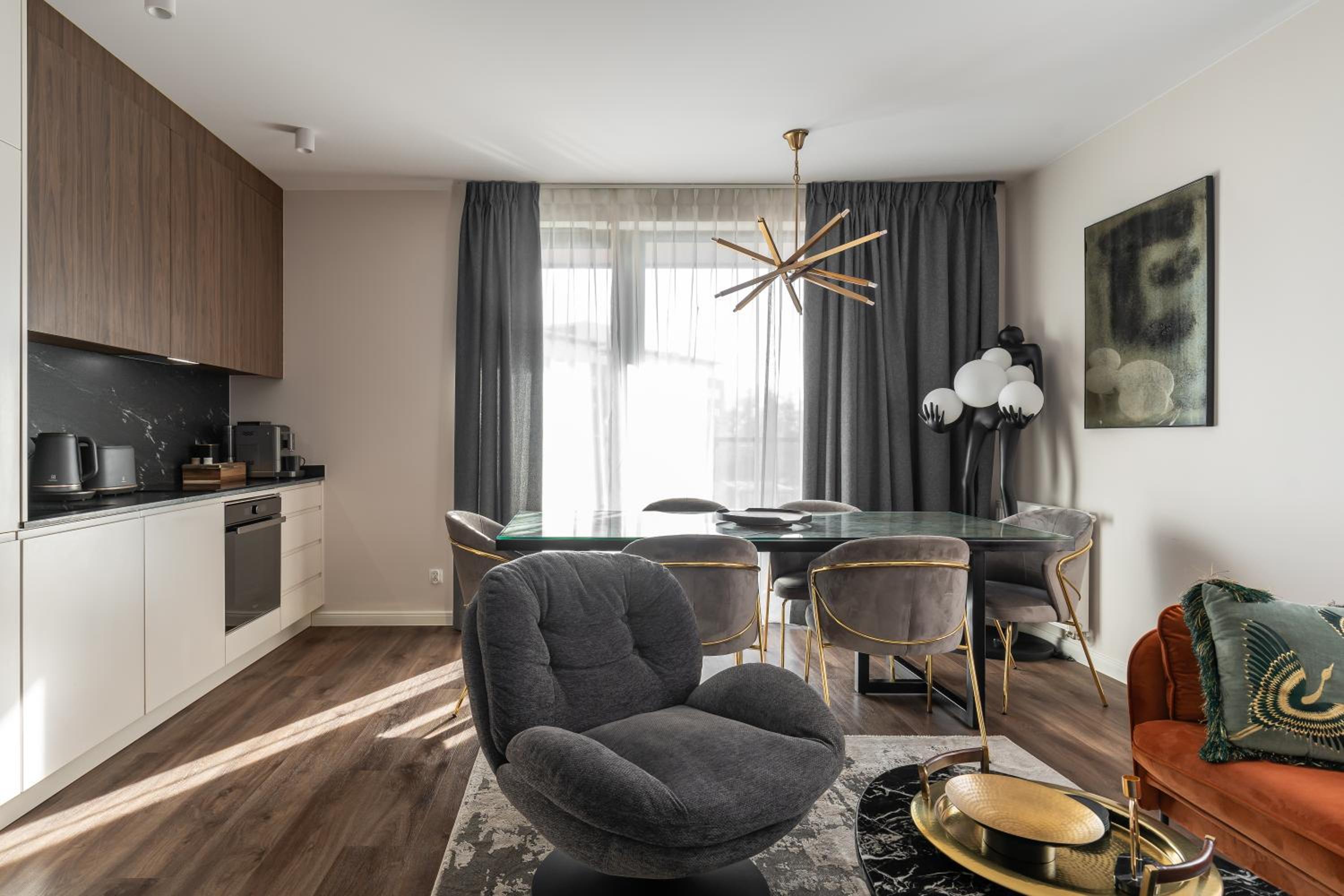 Scala Suites with Parking by Lion Apartments