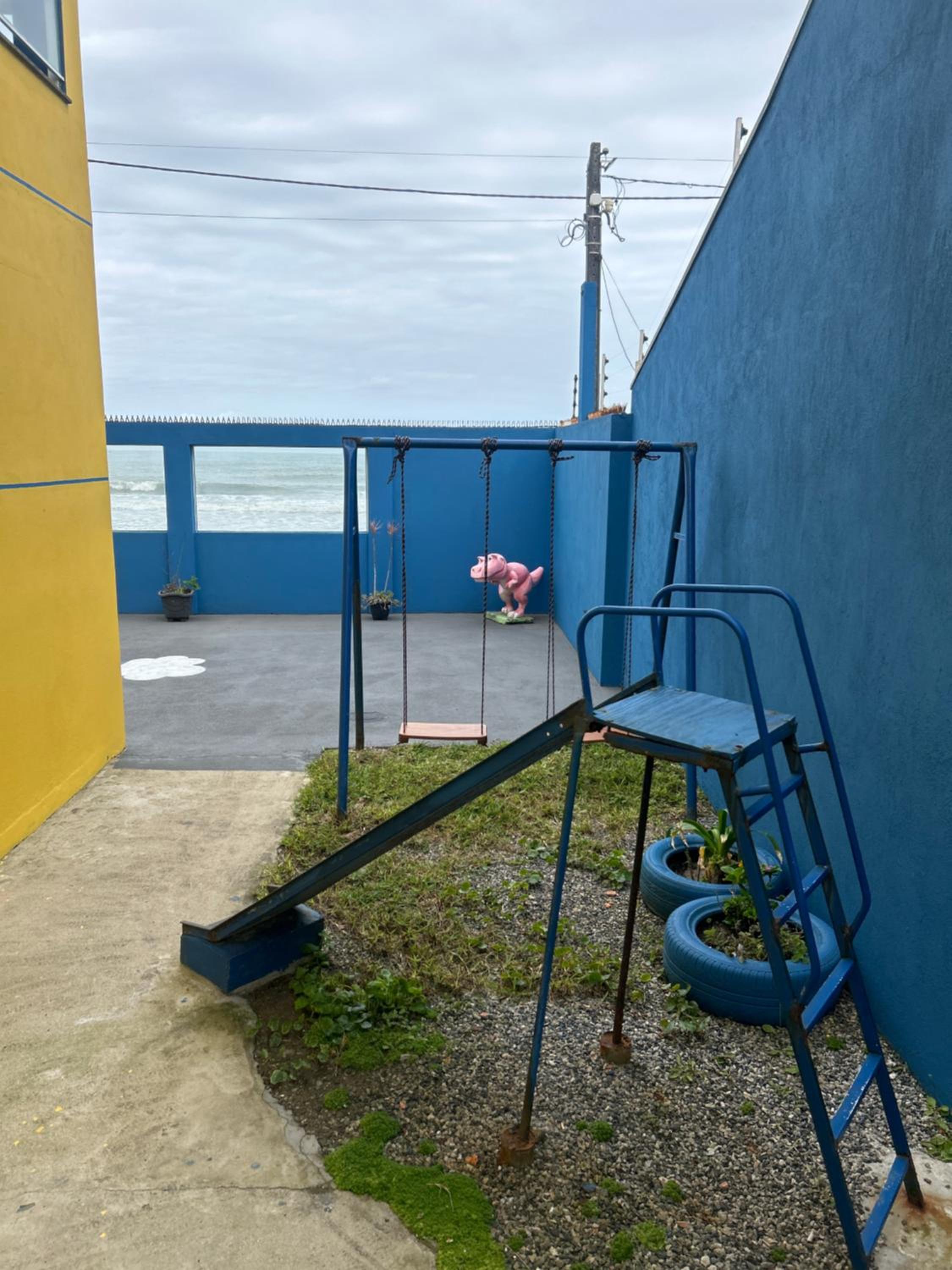 PÉ NA AREIA Apto Manfron