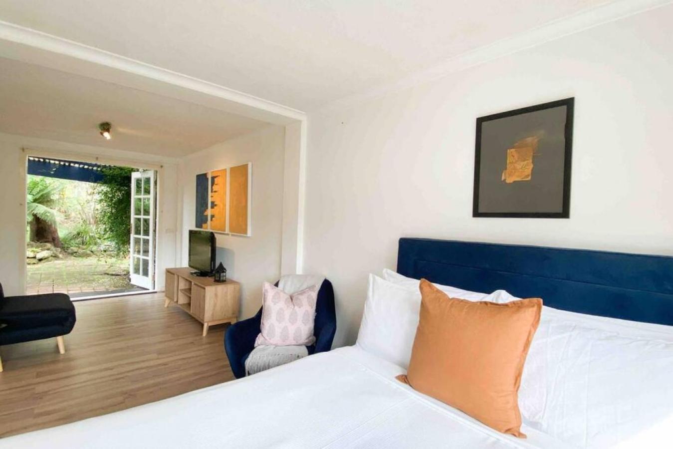 Cosy Inn Blue