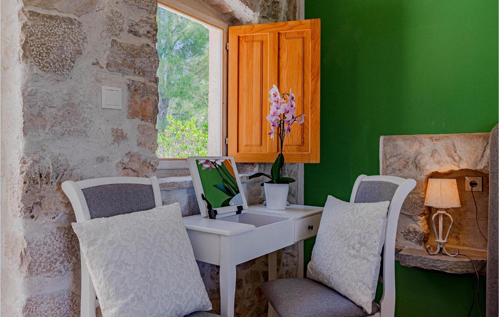 2 Bedroom Lovely Home In Blato photo 3
