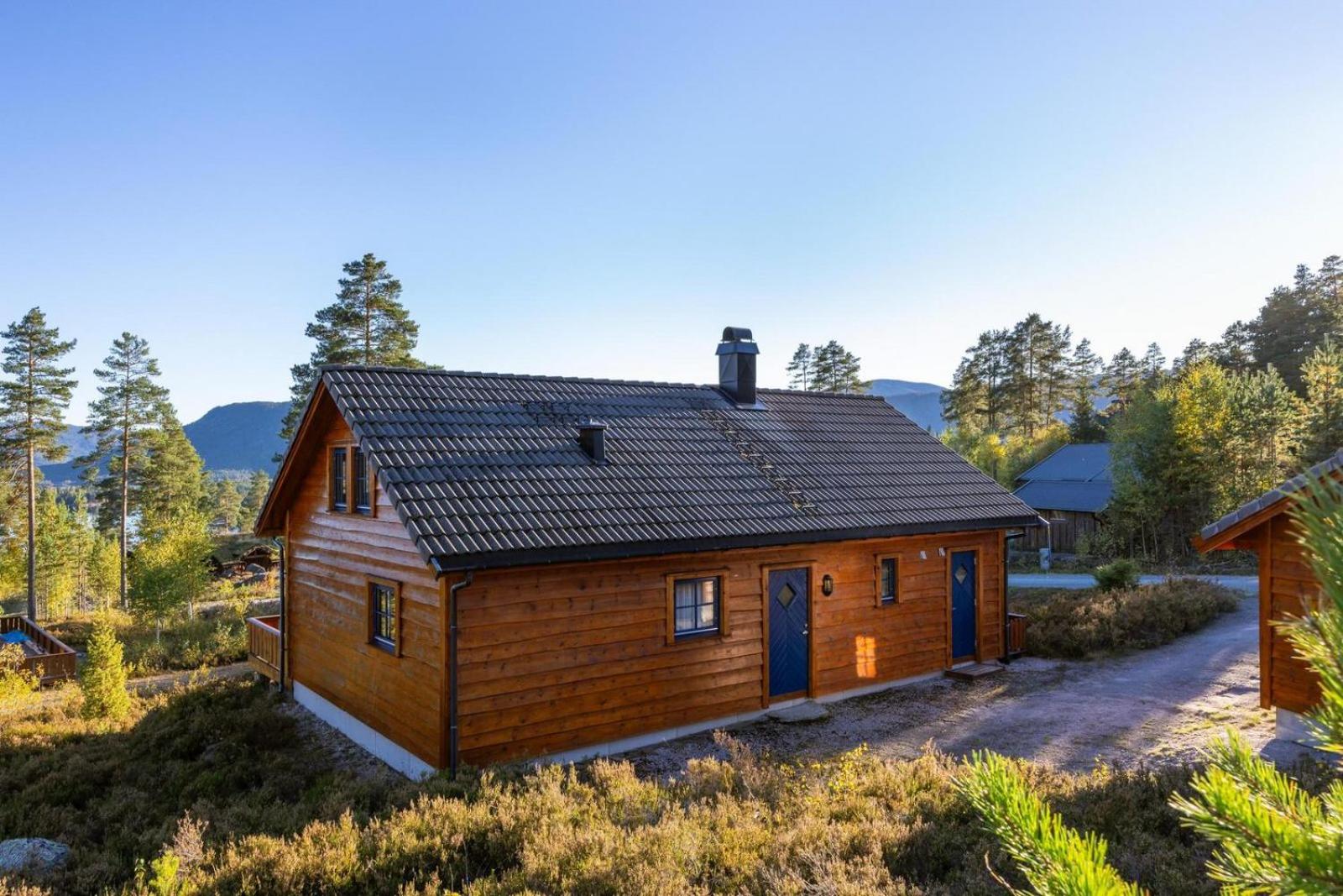 Cosy Norwegian Home with View & Fireplace - Marit's Hytte