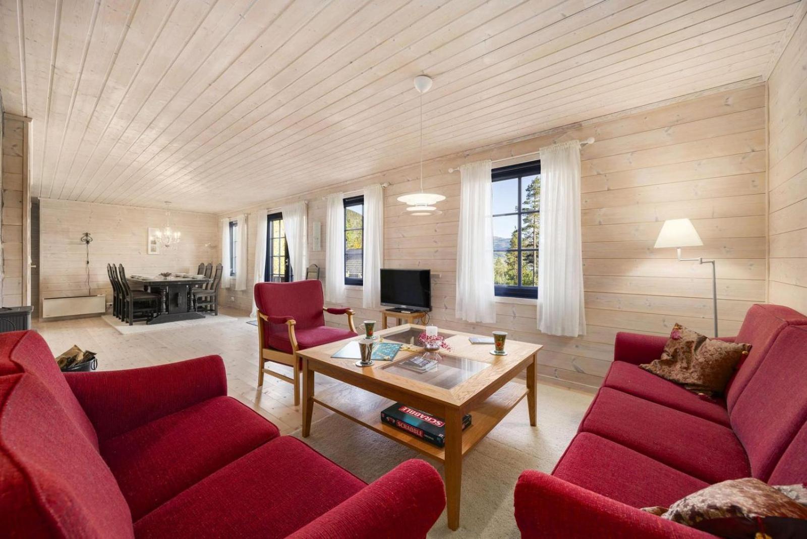 Cosy Norwegian Home with View & Fireplace - Marit's Hytte
