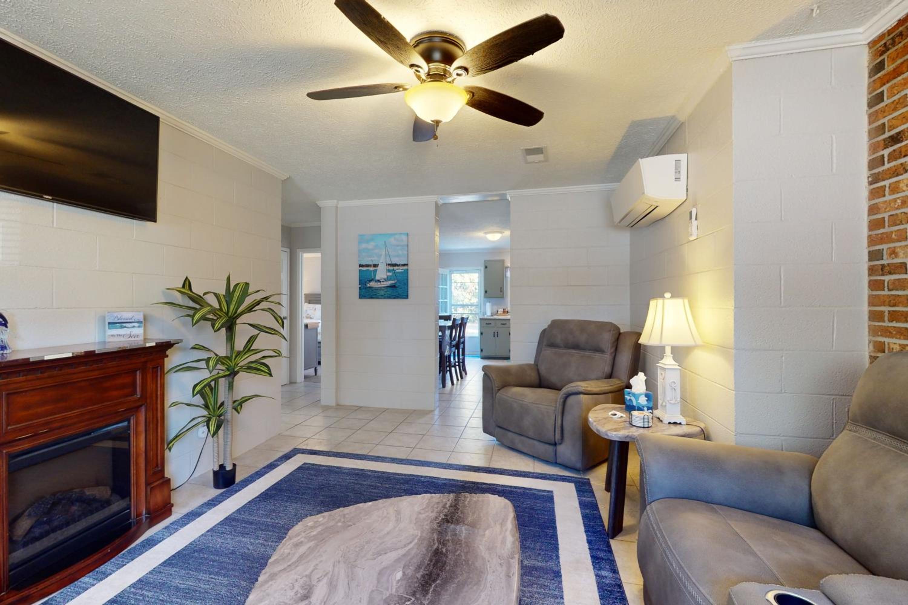2 Mi to Beach! Wilmington Duplex Near Dining