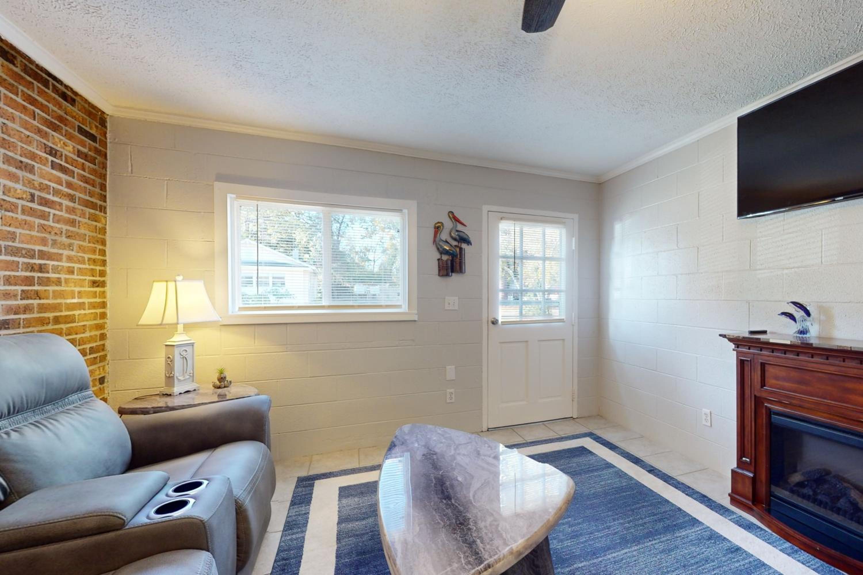 2 Mi to Beach! Wilmington Duplex Near Dining