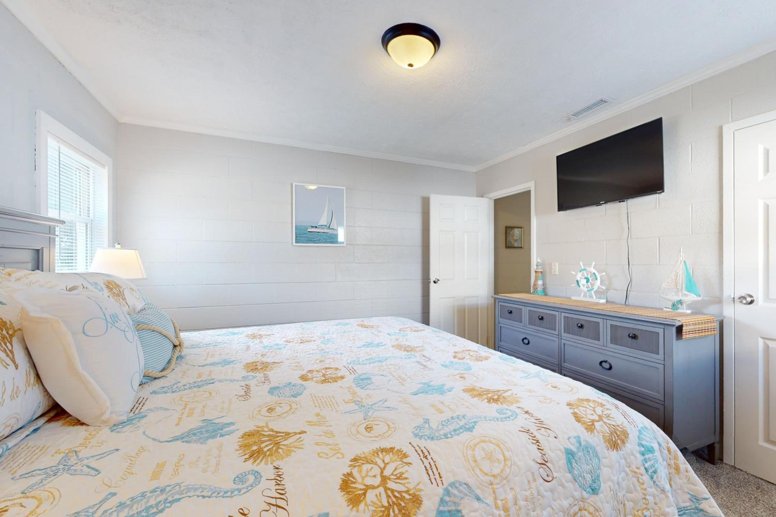 2 Mi to Beach! Wilmington Duplex Near Dining