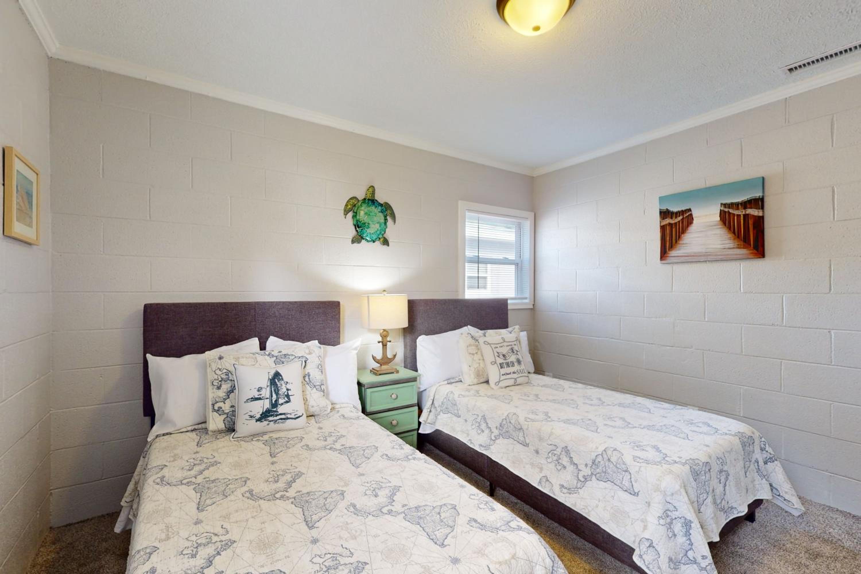 2 Mi to Beach! Wilmington Duplex Near Dining