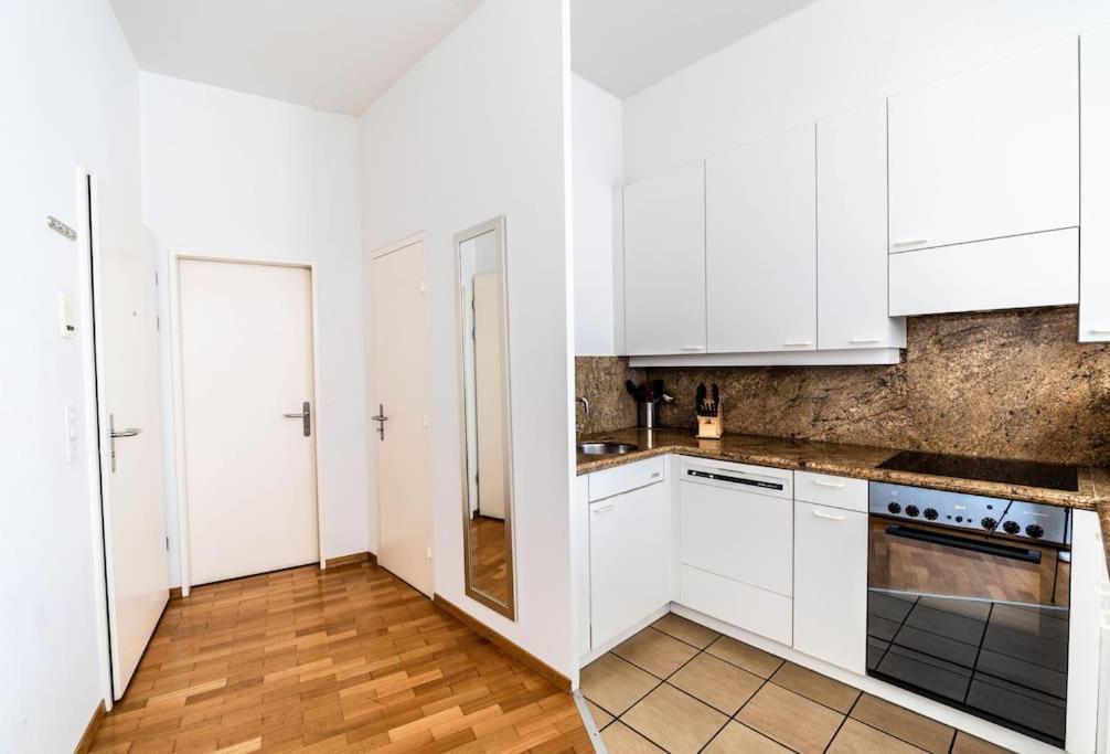 Charming 1BR flat near lake - FB1