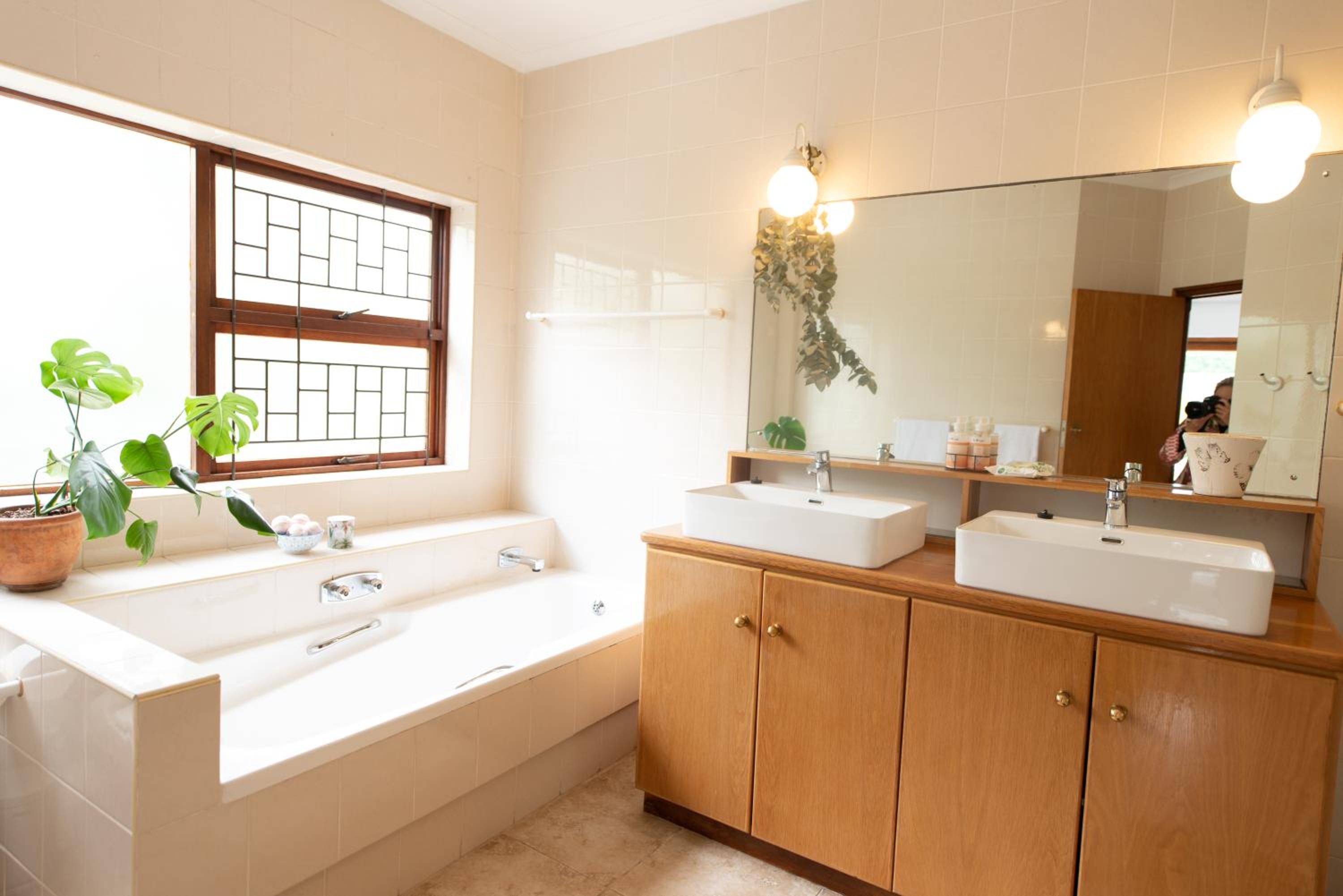 3-Bedroom Penthouse in Stellenbosch for 5 Guests with Stunning Mountain Views