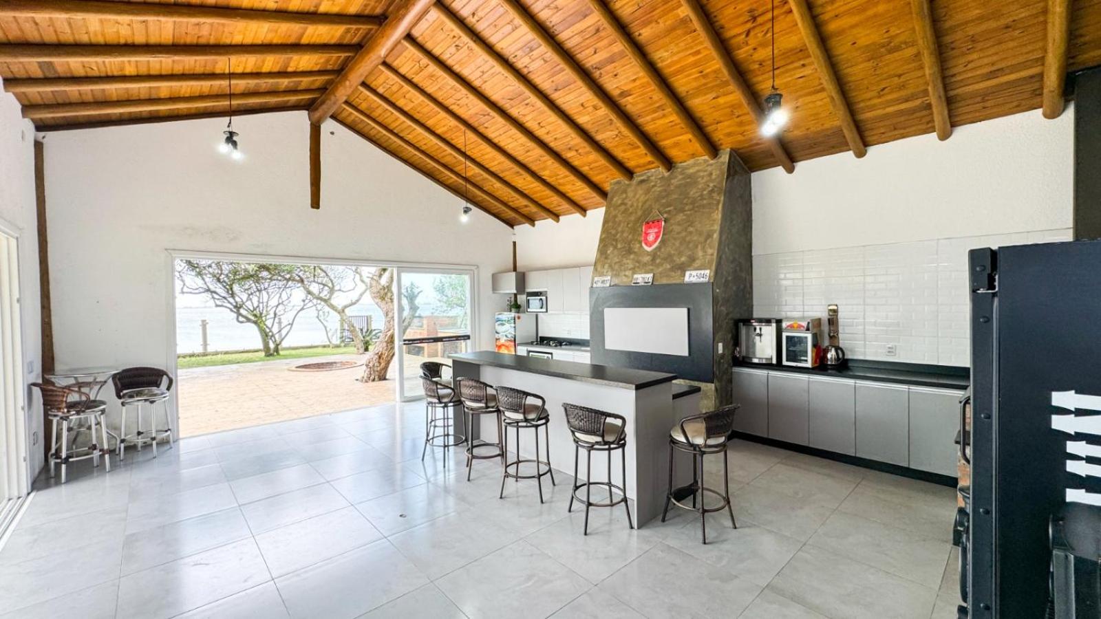 CASA DA LAGOA Casa Rustica na Beira da Lagoa