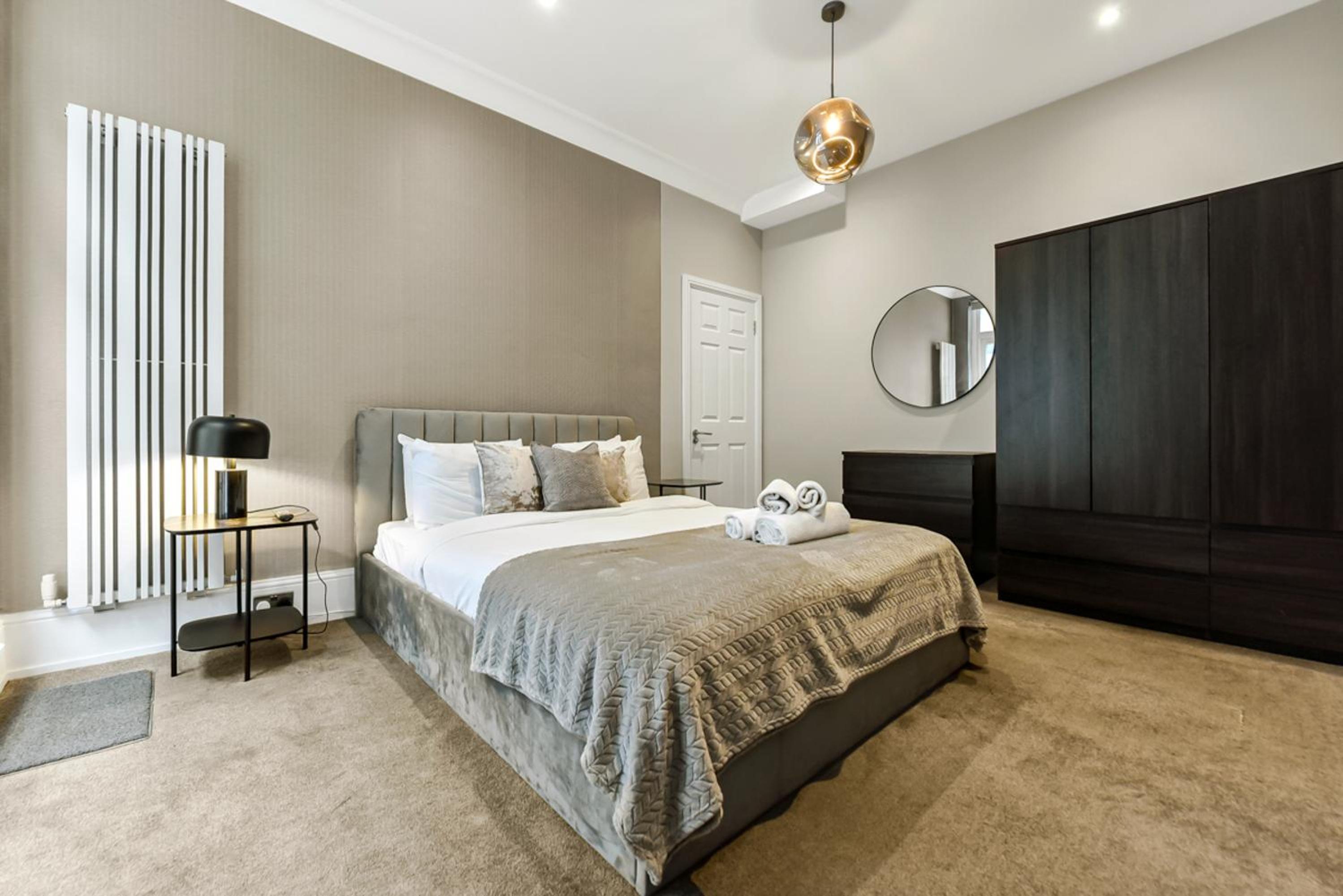 Mayfair Apartment with Private Terrace- 2 Bed
