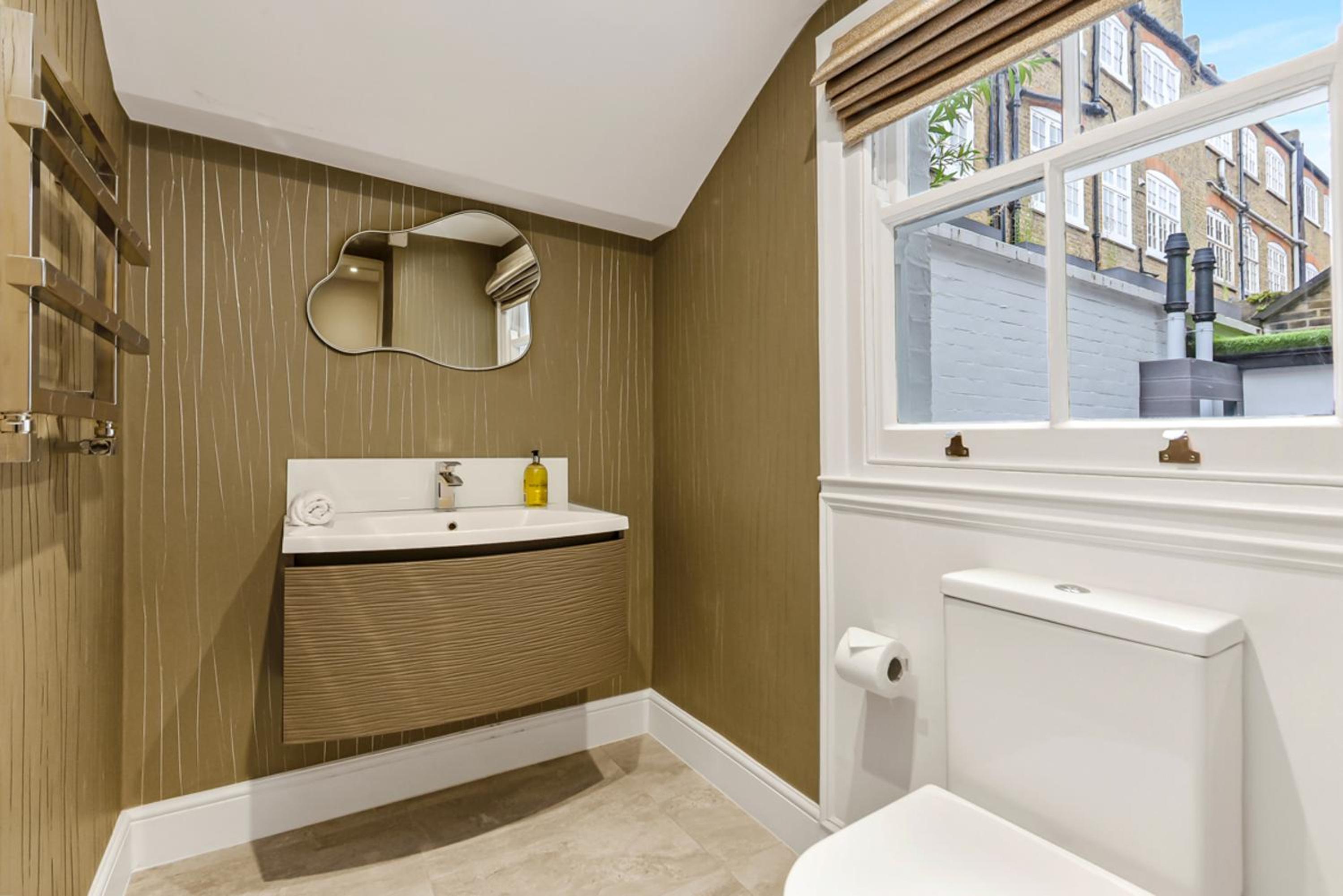 Mayfair Apartment with Private Terrace- 2 Bed