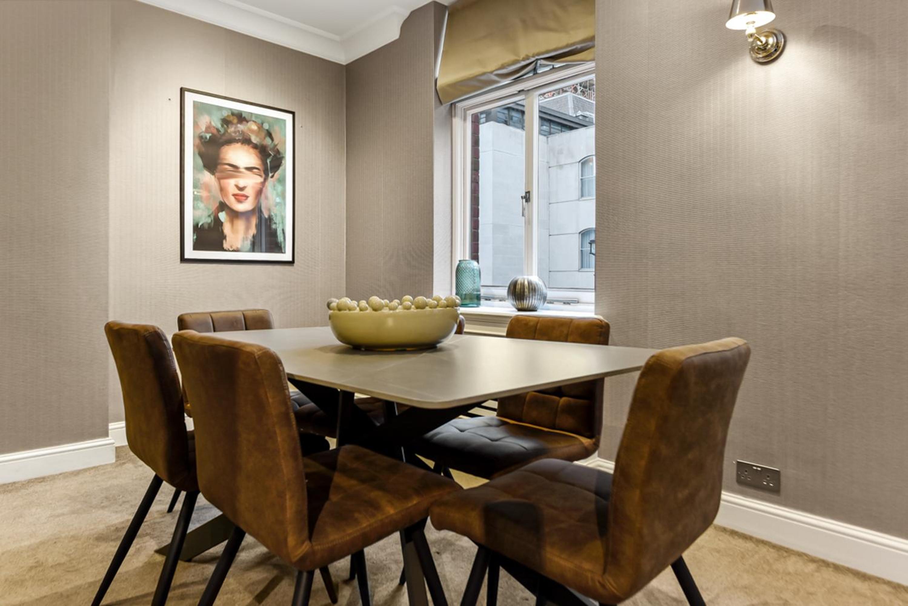 Mayfair Apartment with Private Terrace- 2 Bed