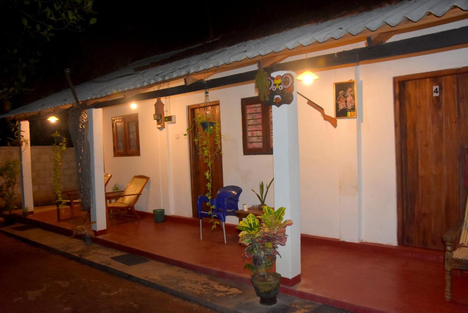 Lake House Homestay