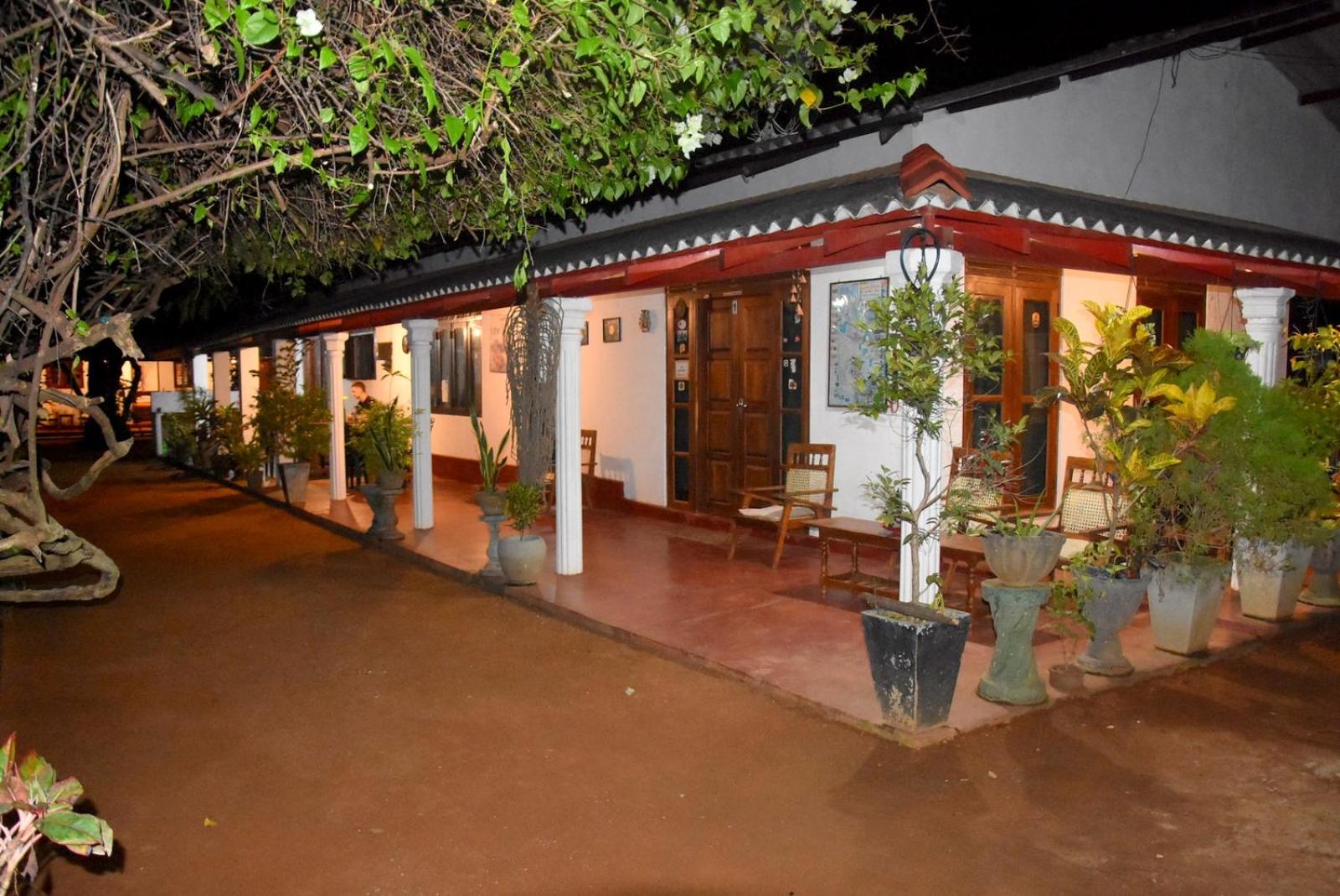 Lake House Homestay
