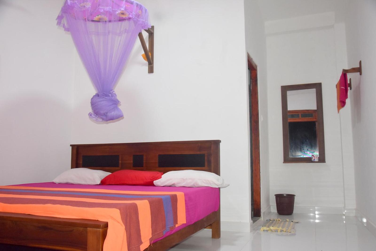 Lake House Homestay