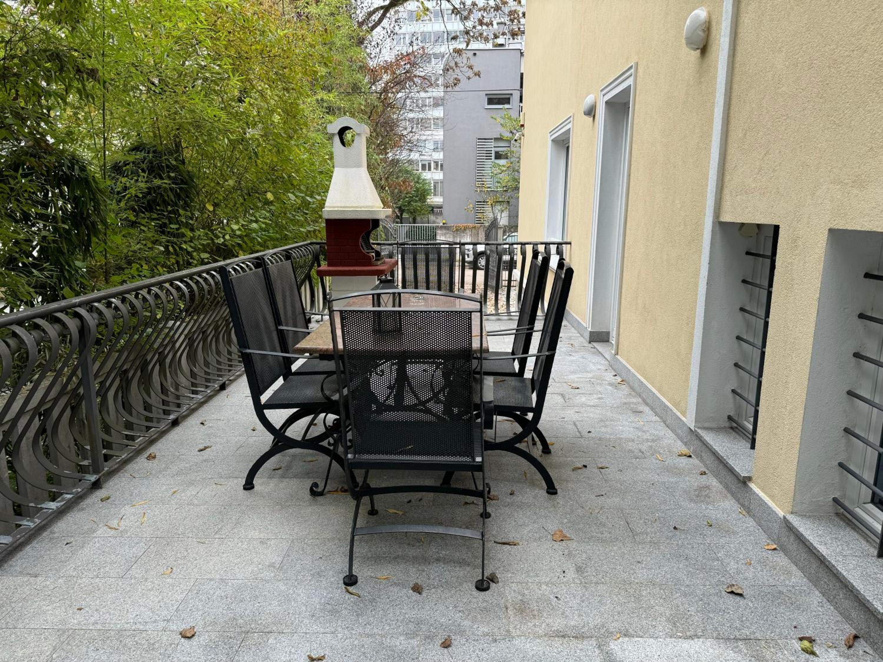 Photo 43