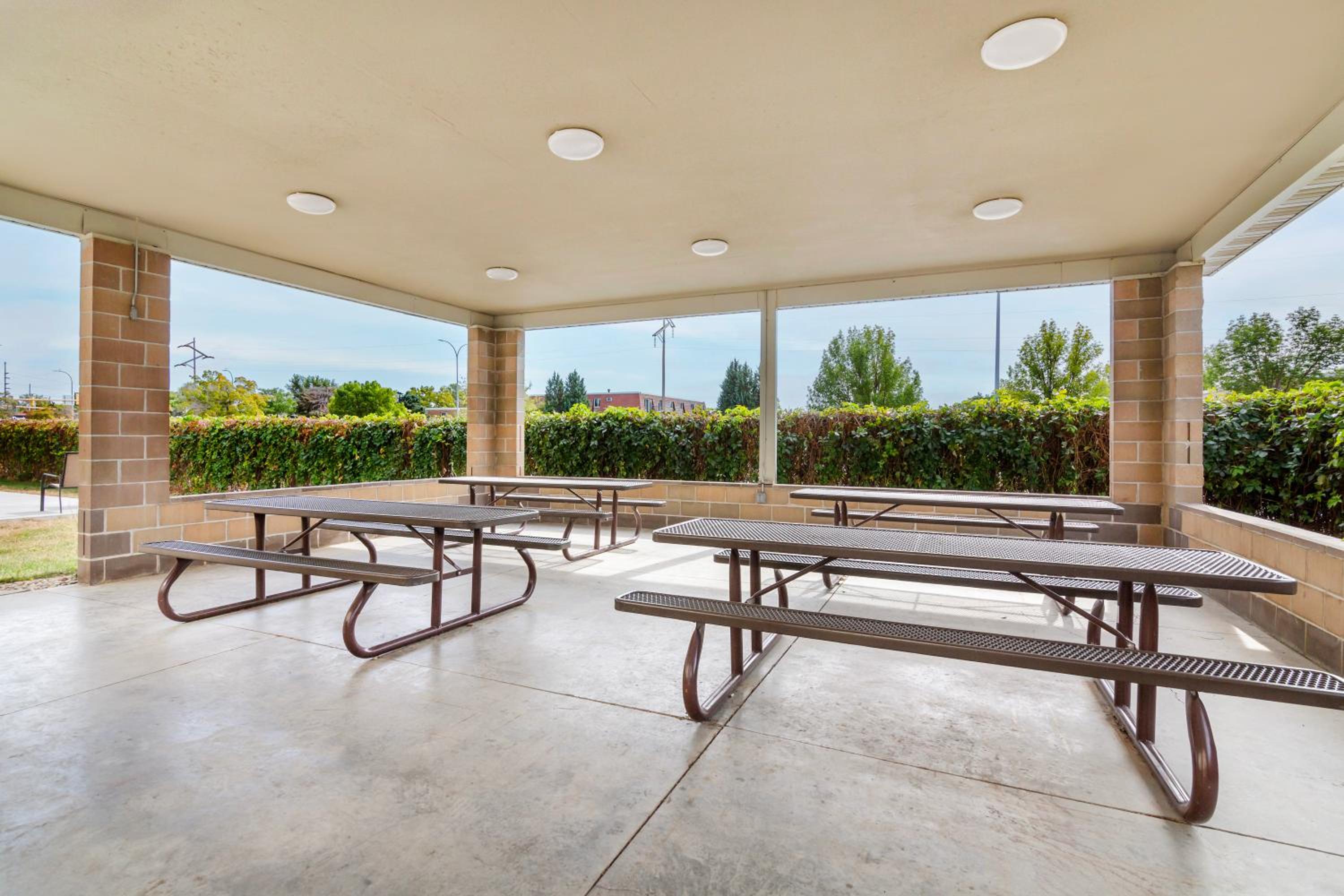 Bismarck Vacations - EverSpring Inn - Property Image 26