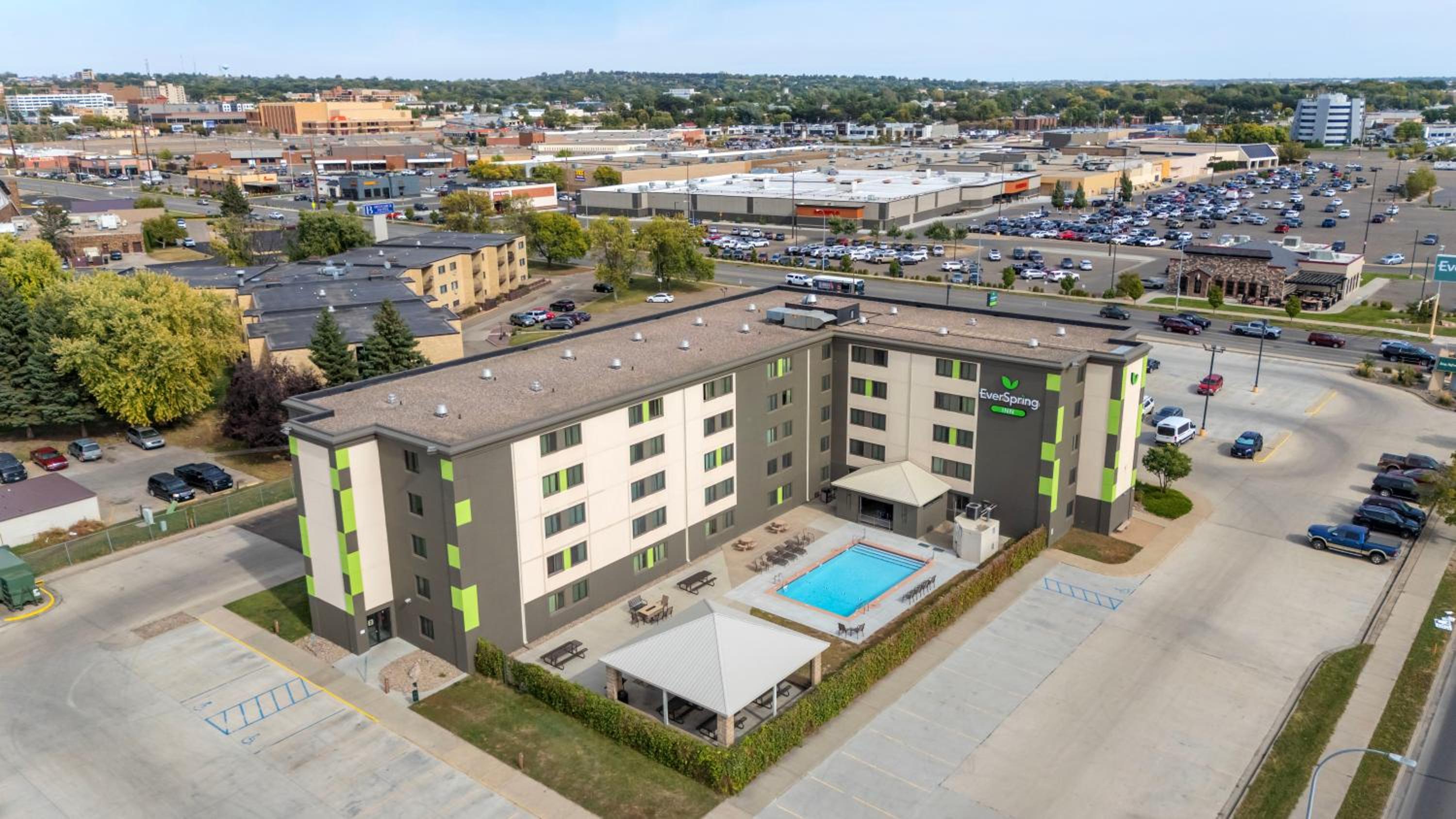 Bismarck Vacations - EverSpring Inn - Property Image 52