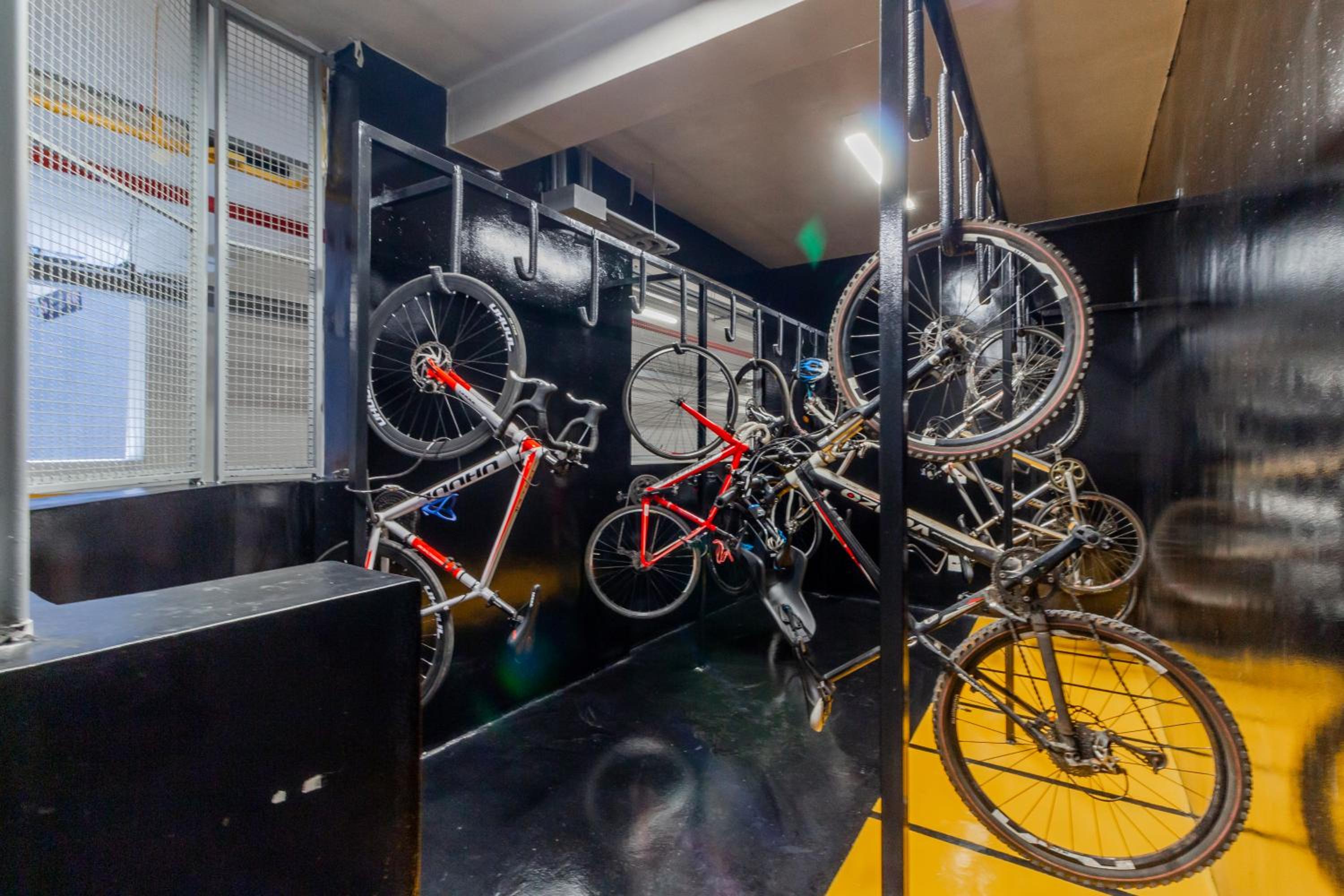 Studios no melhor ponto de Moema Garagem lazer e Metrô perto WIFI grátis