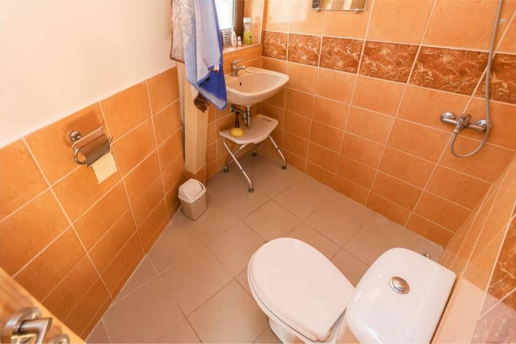 Cozy Studio with Forest View & Bath - 10min drive to Black Sea Beach