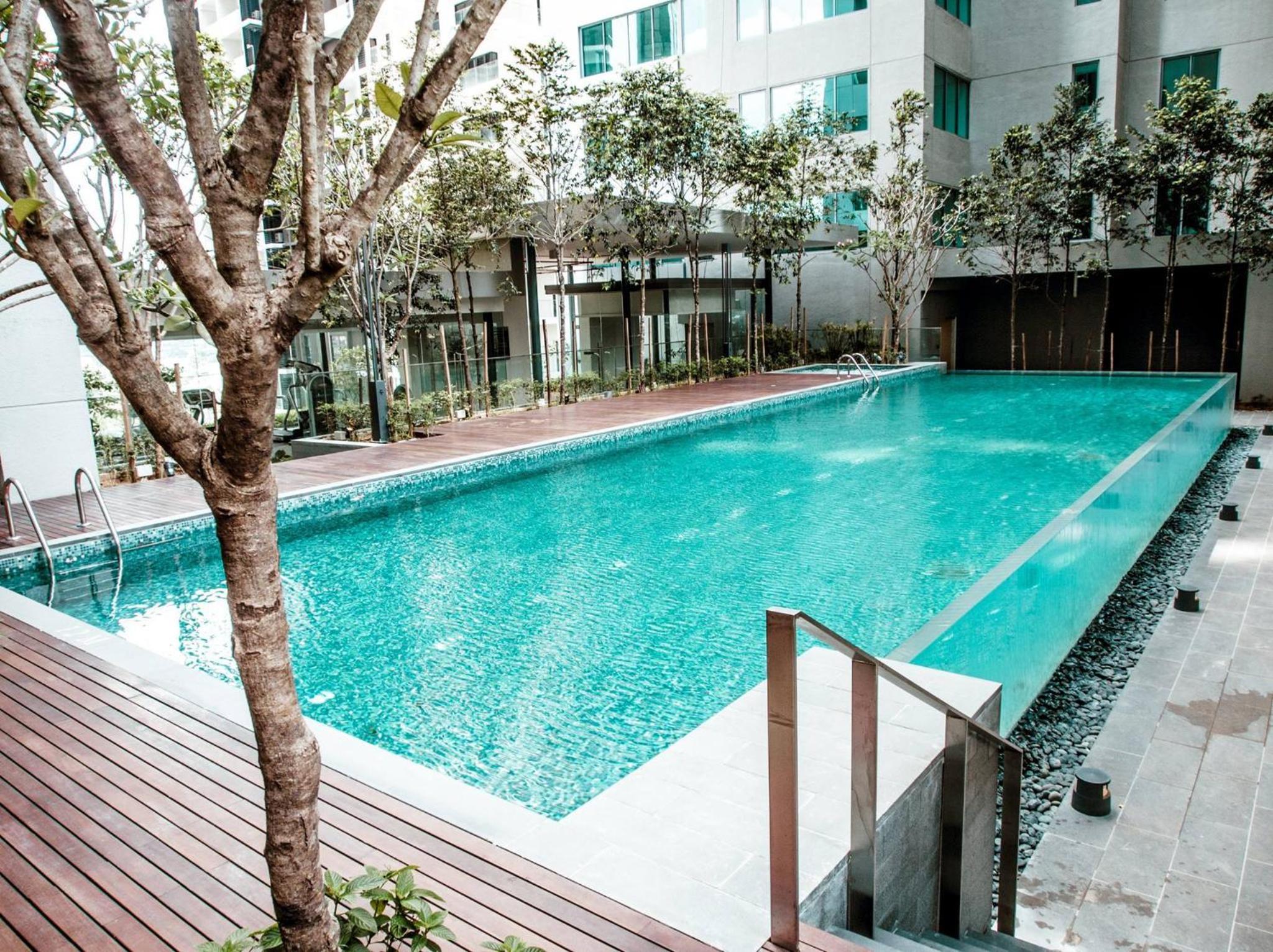 Mercu Summer Suites By C