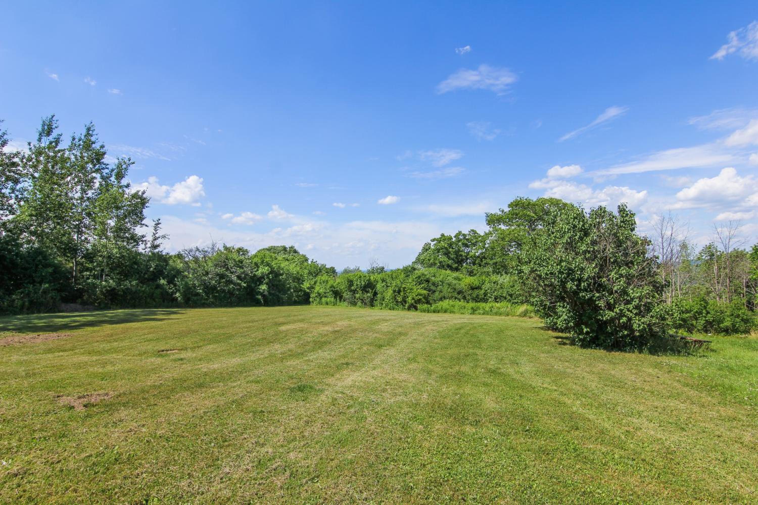 Family-Friendly Retreat near Cornell & Downtown view 3