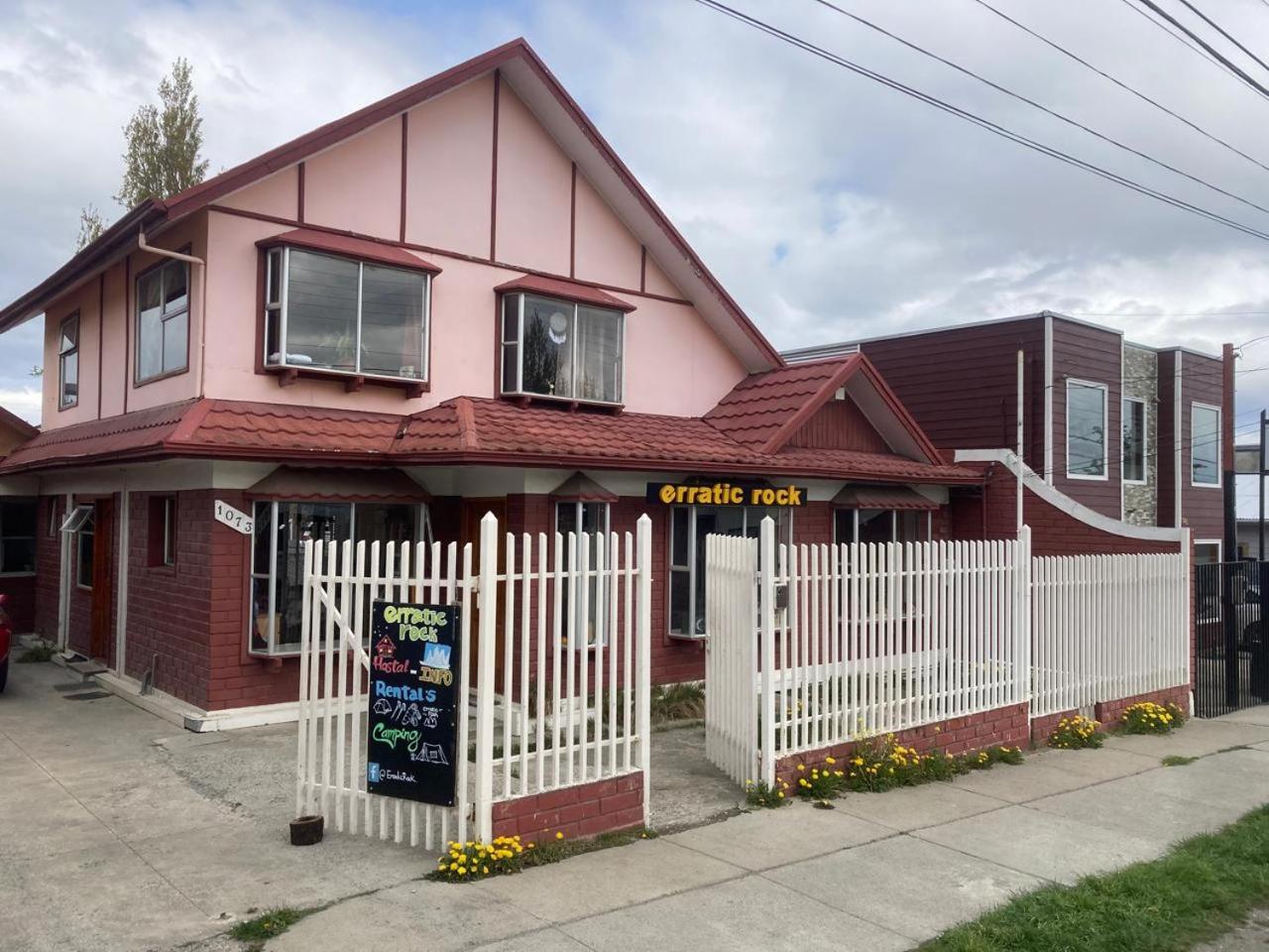 Hotel erratic rock - Image 1