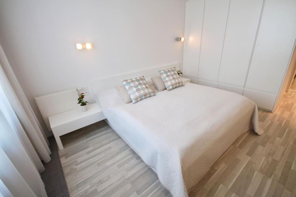 Eurovea 2Bedroom Suite by Danube Free Parking