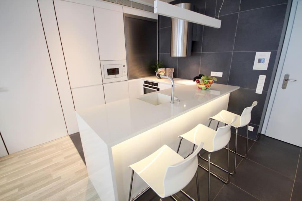 Eurovea 2Bedroom Suite by Danube Free Parking