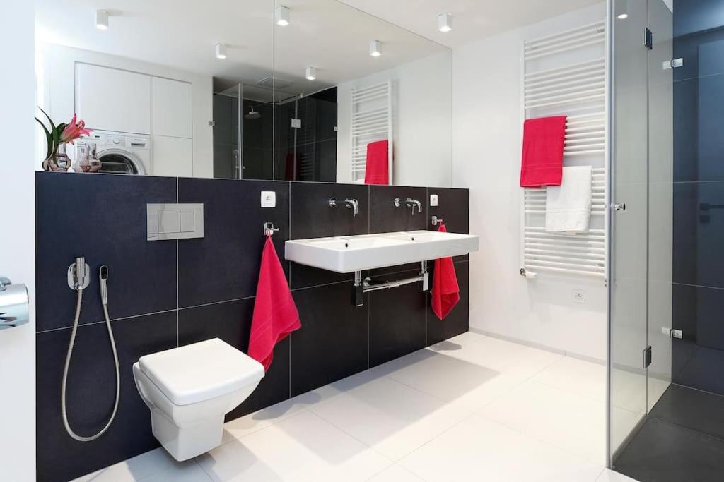 Eurovea 2Bedroom Suite by Danube Free Parking