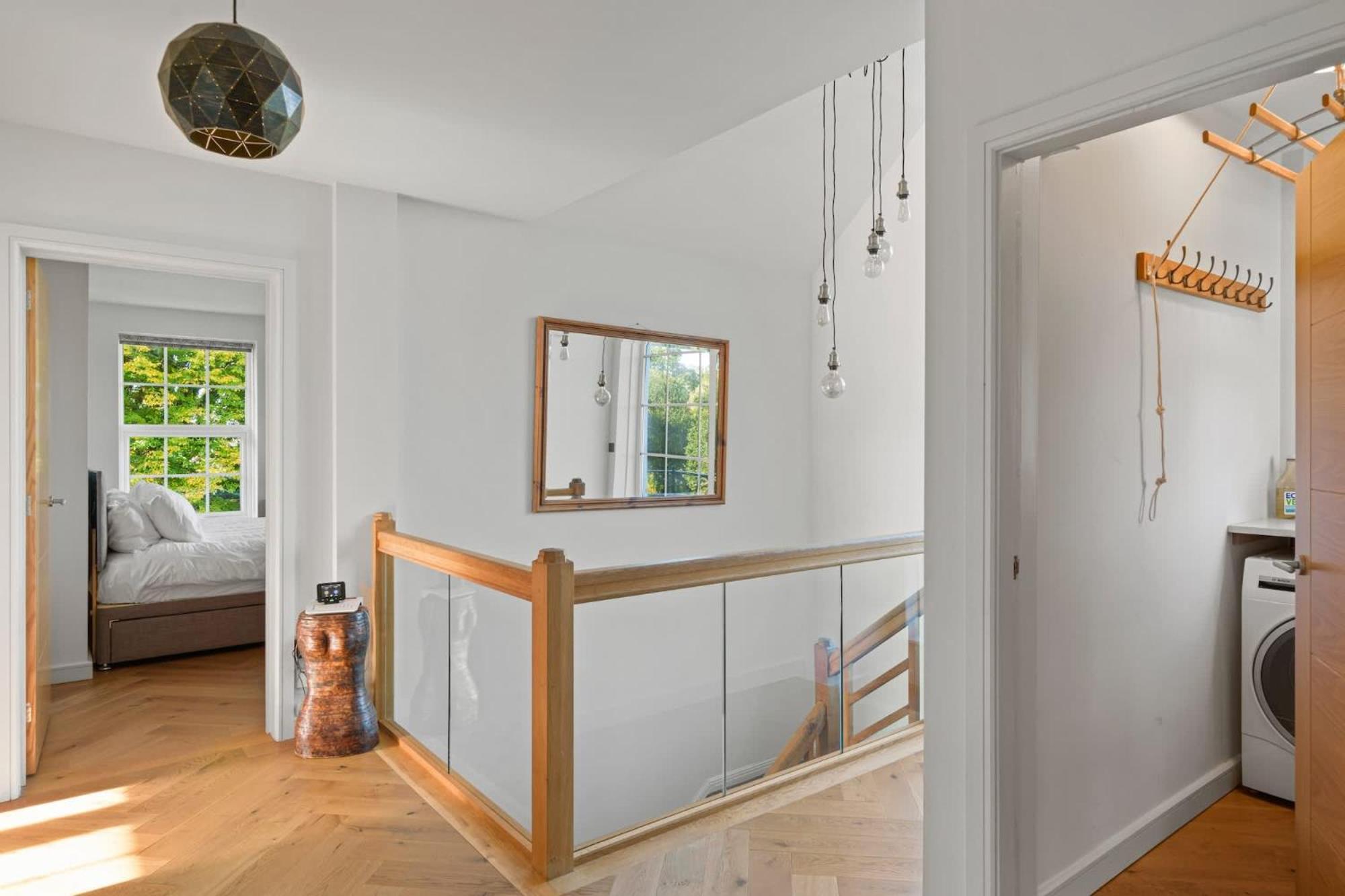 Spacious Apartment Garden & Private Parking view 4