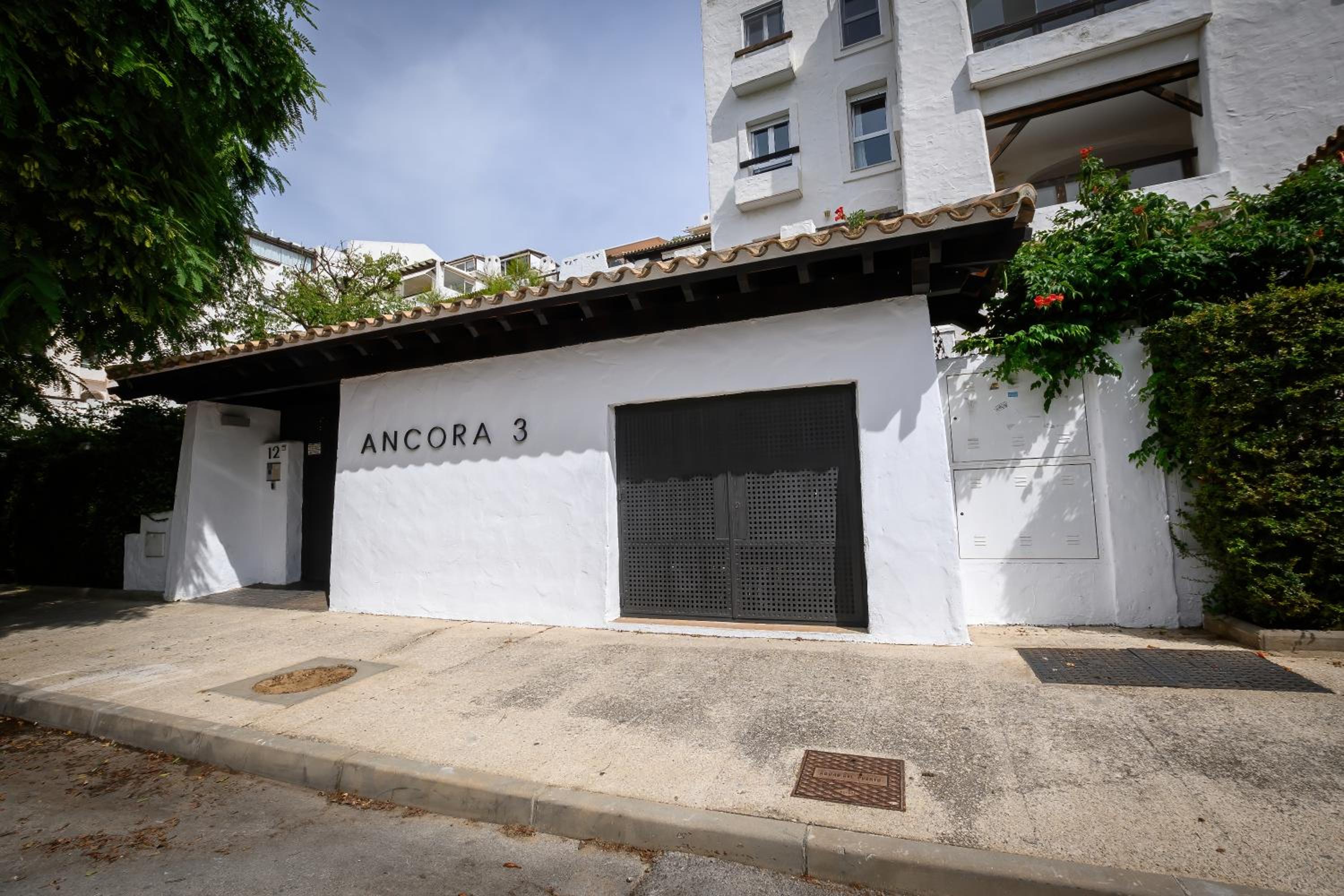 New Full Apartment Private with Pool and Parking