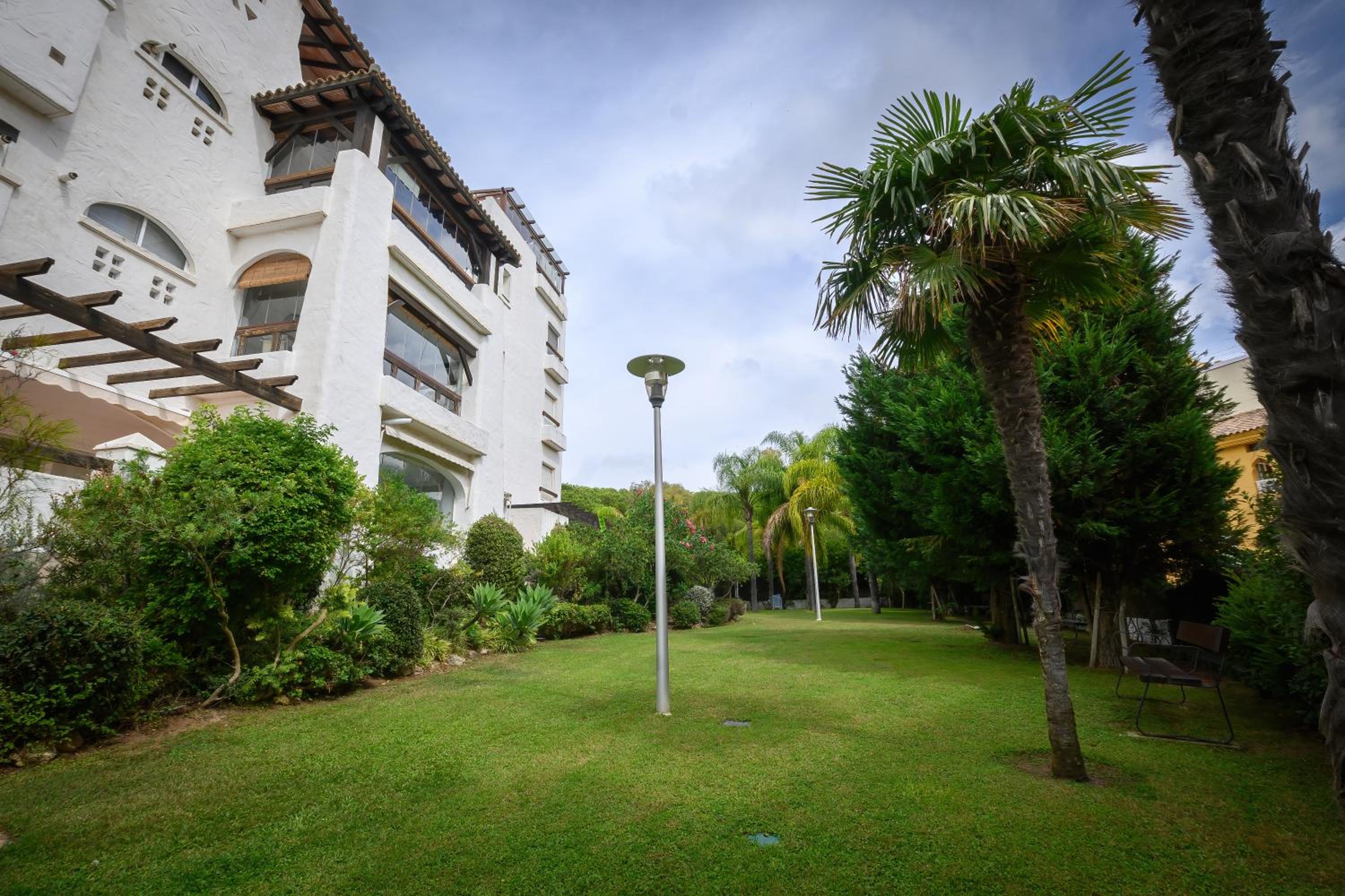 New Full Apartment Private with Pool and Parking