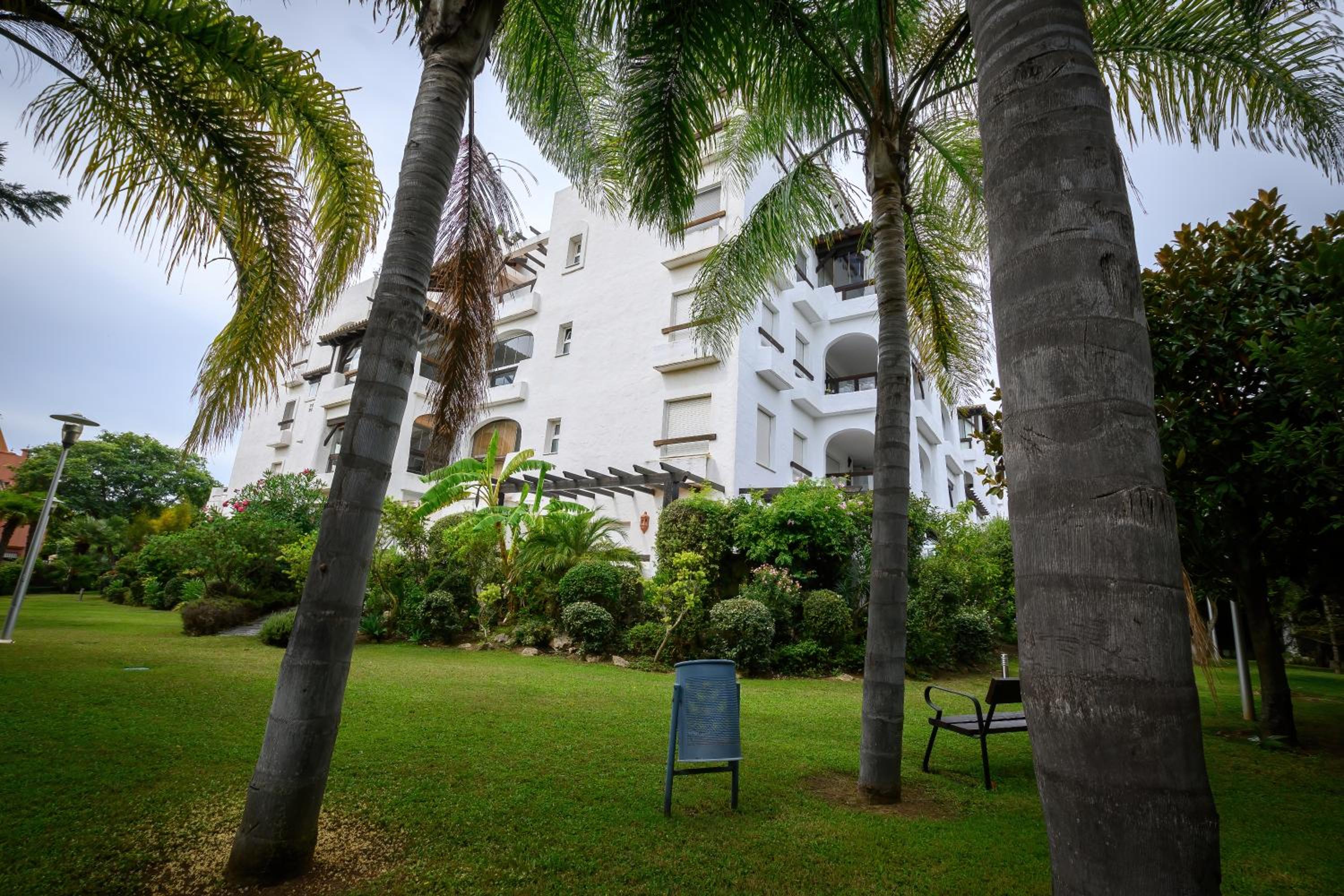 New Full Apartment Private with Pool and Parking